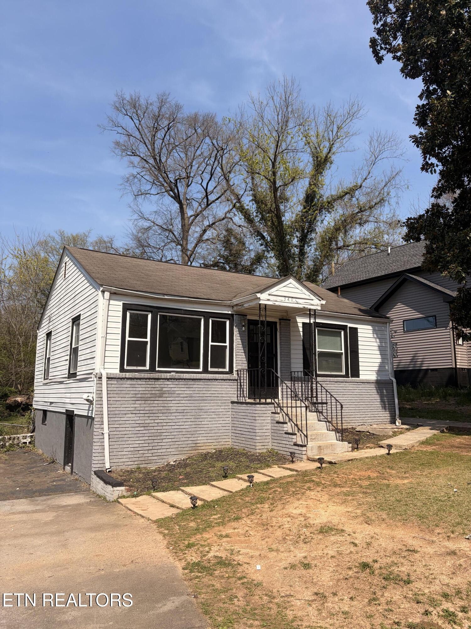 Homes for sale in Knoxville, TN | 3407 Skyline Dr, Knoxville, TN 37914 | MLS# 3156105