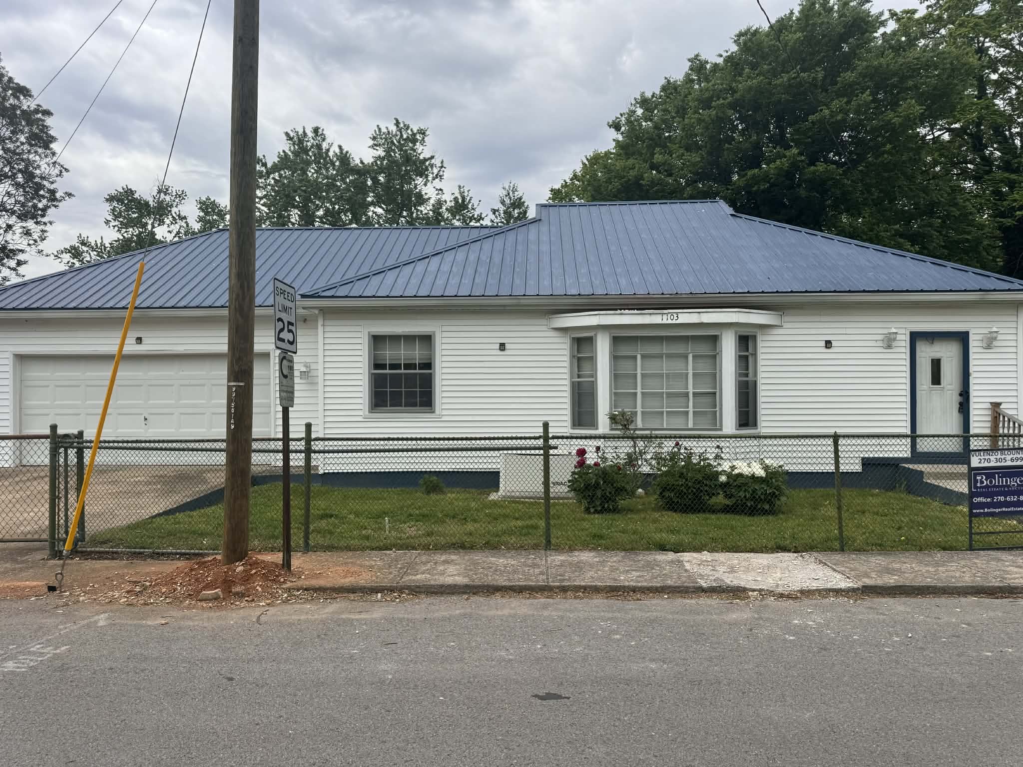 Homes for sale in Hopkinsville, KY | 1103 E 18th St, Hopkinsville, KY 42240 | MLS# 3178832