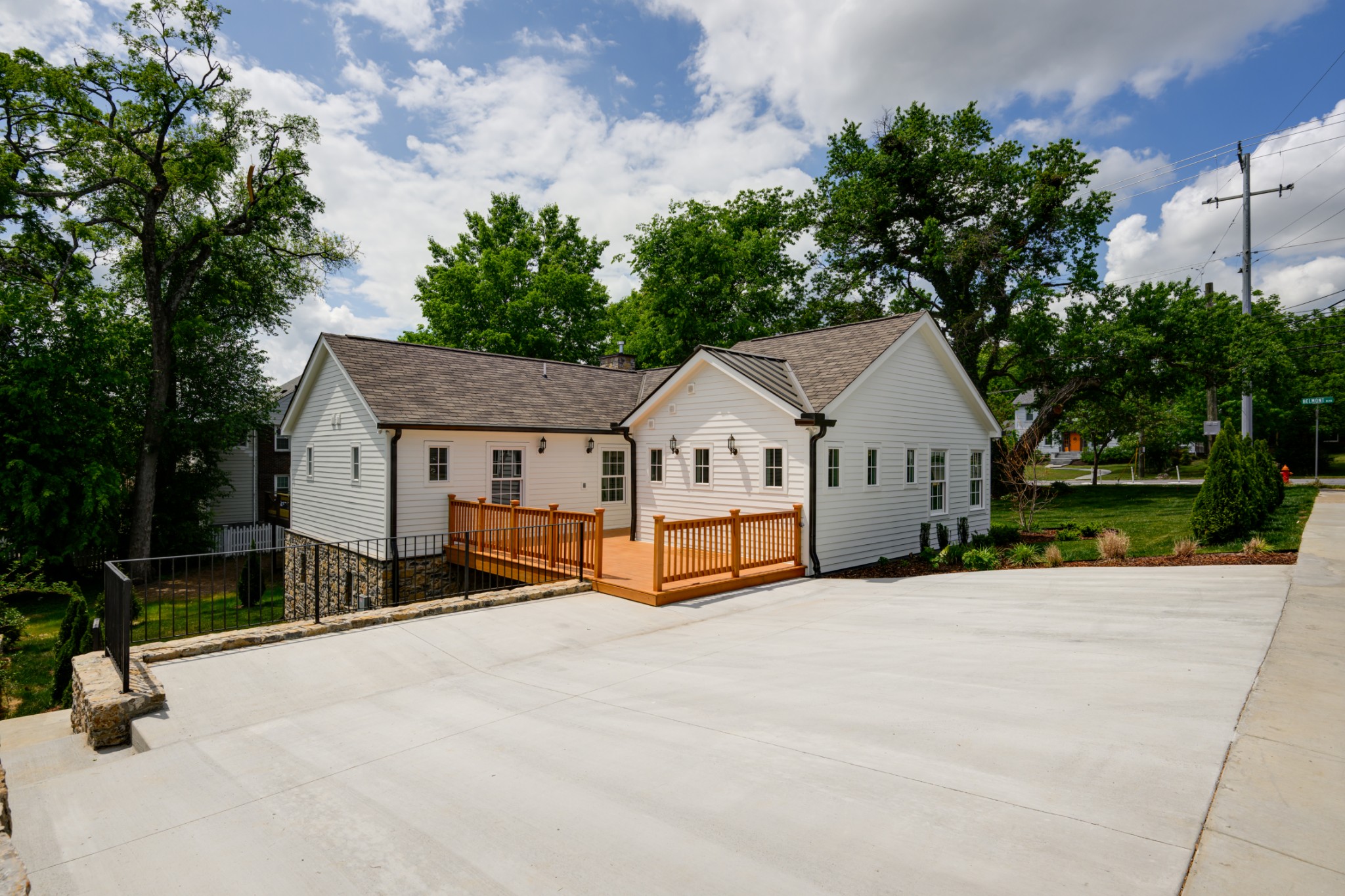 Homes for sale in Nashville, TN | 2600 Belmont Blvd, Nashville, TN 37212 | MLS# 3181312