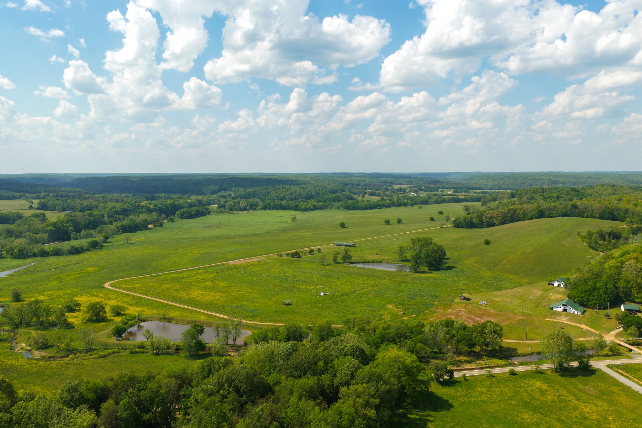 Homes for sale in Nunnelly, TN | 6415 Pinewood Rd, Nunnelly, TN 37137 | MLS# 3183958