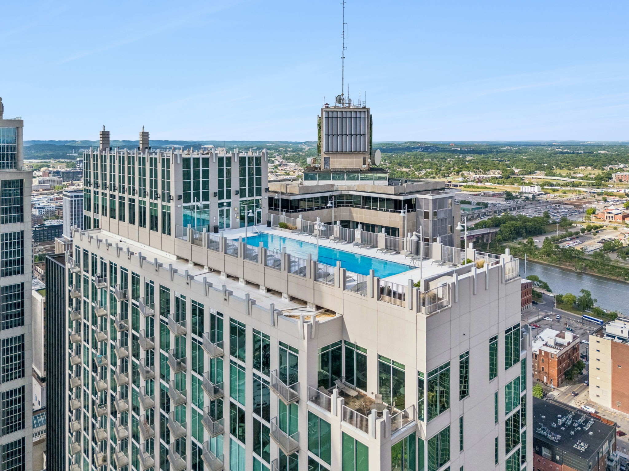 2nd image of 415 Church St #2413, Nashville, TN 37219 | MLS# 3185397