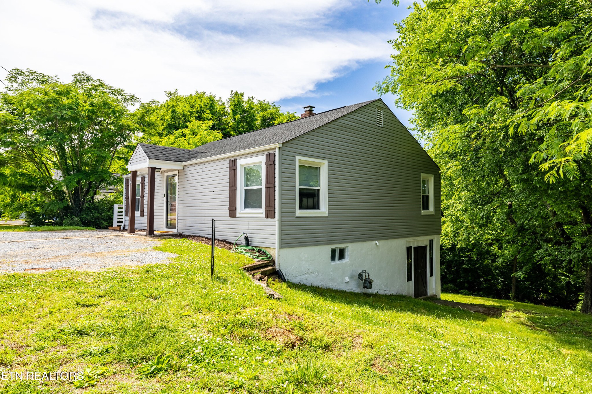 Homes for sale in Maryville, TN | 411 Landau Dr, Maryville, TN 37801 | MLS# 3234812
