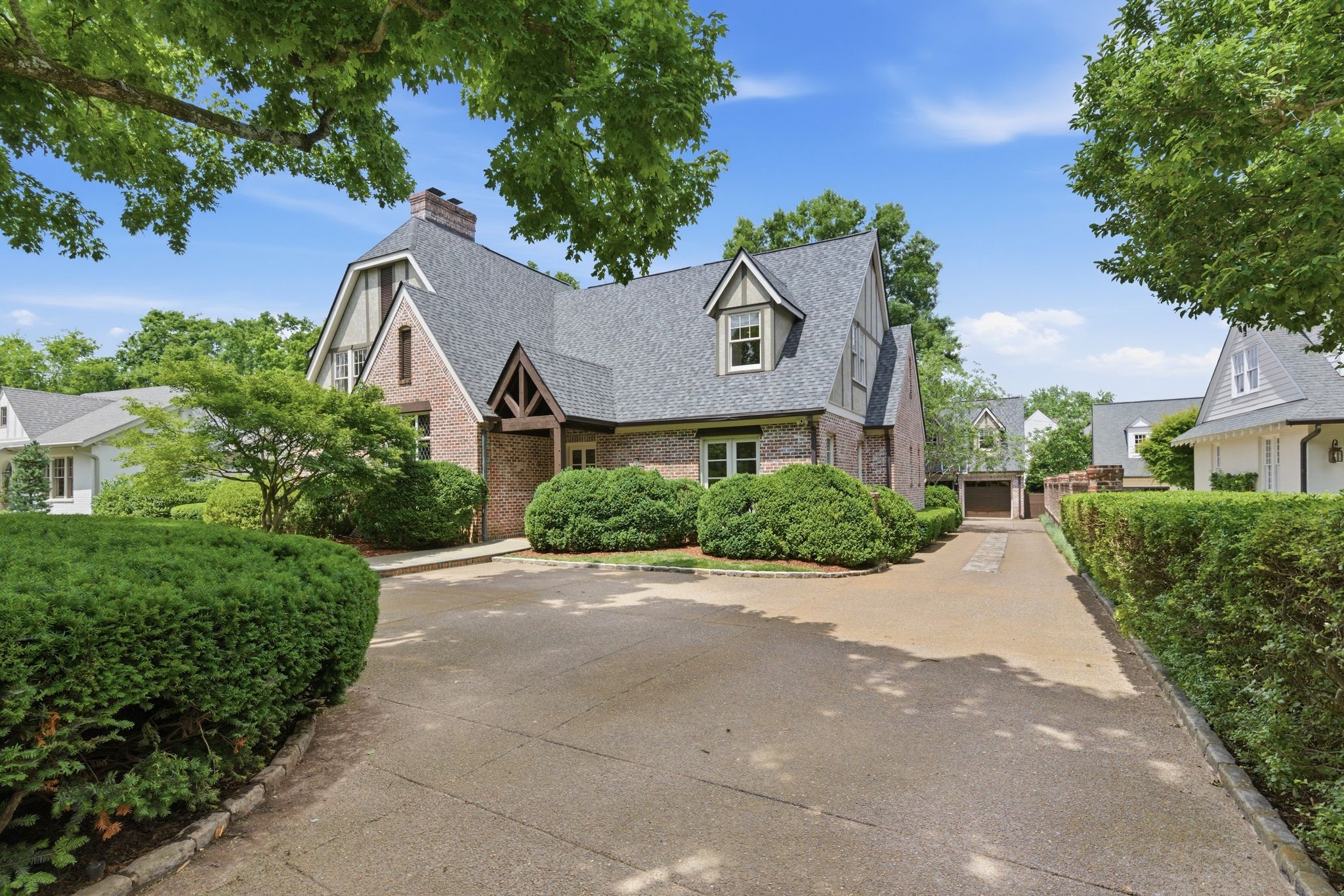 Homes for sale in Nashville, TN | 617 Westover Dr, Nashville, TN 37205 | MLS# 3225621