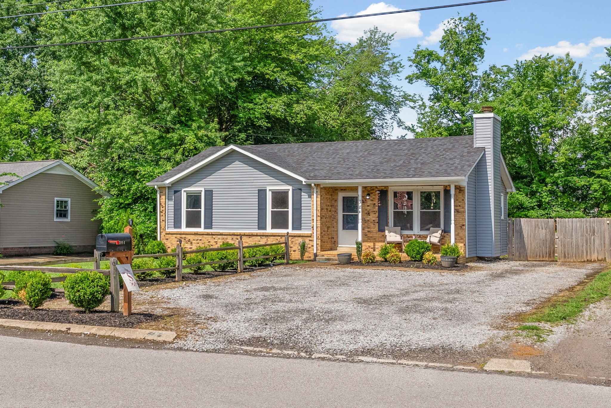 Homes for sale in Clarksville, TN | 384 Roselawn Dr, Clarksville, TN 37042 | MLS# 3224980