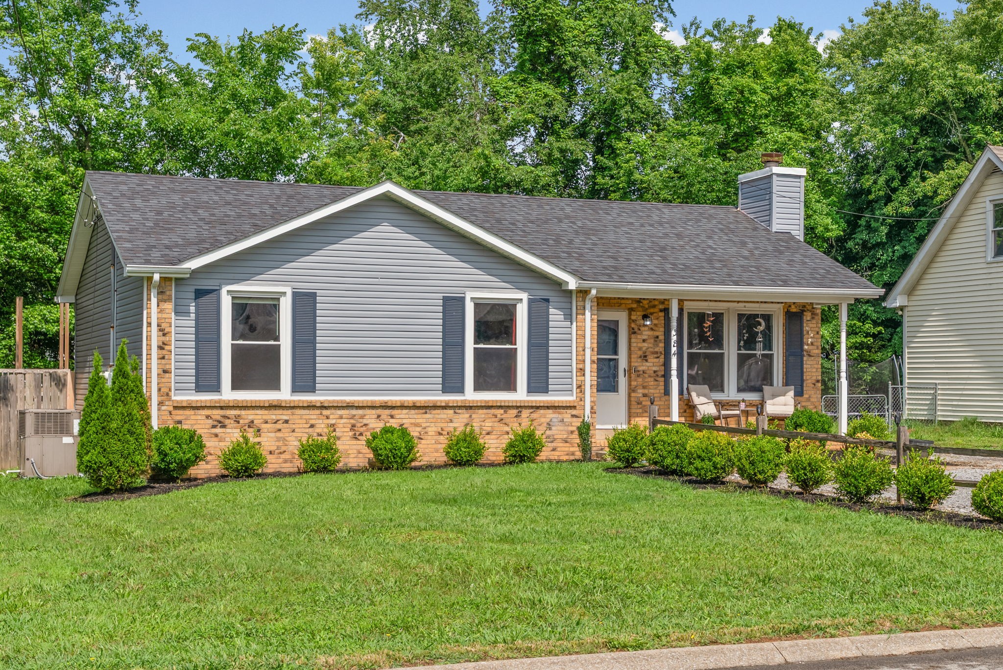 Homes for sale in Clarksville, TN | 384 Roselawn Dr, Clarksville, TN 37042 | MLS# 3224980