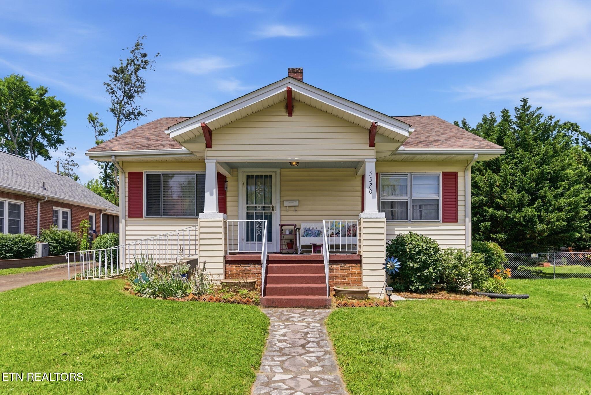 Homes for sale in Knoxville, TN | 3320 Monmouth St, Knoxville, TN 37917 | MLS# 3225032