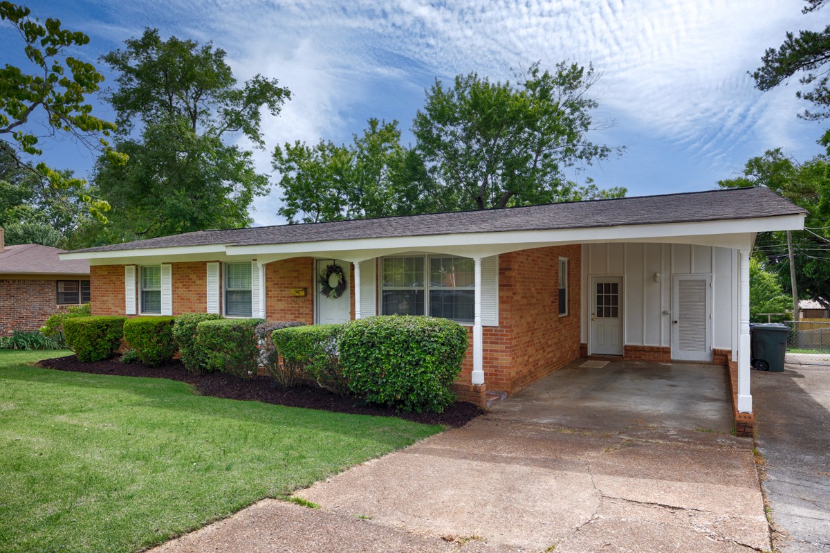 Homes for sale in Huntsville, AL | 2017 Chambers Dr Ne, Huntsville, AL 35811 | MLS# 3226301