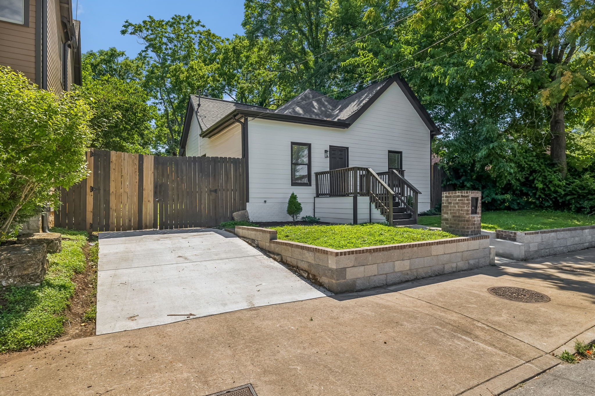 Homes for sale in Nashville, TN | 1511 9th Ave N, Nashville, TN 37208 | MLS# 3228502