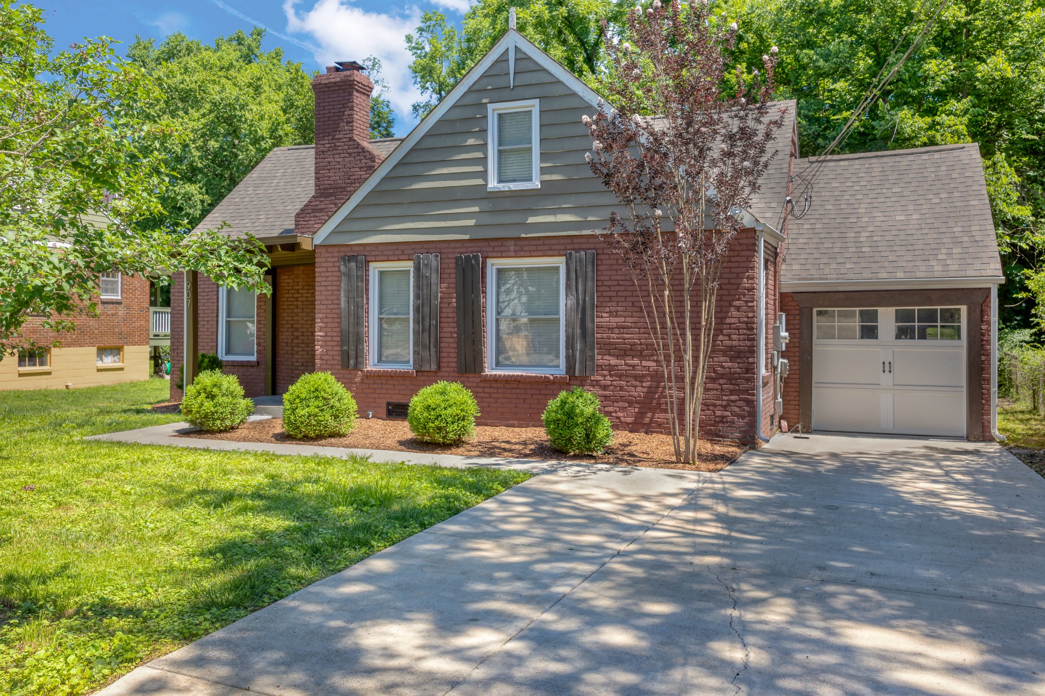 Homes for sale in Nashville, TN | 907 Burchwood Ave, Nashville, TN 37216 | MLS# 3228950