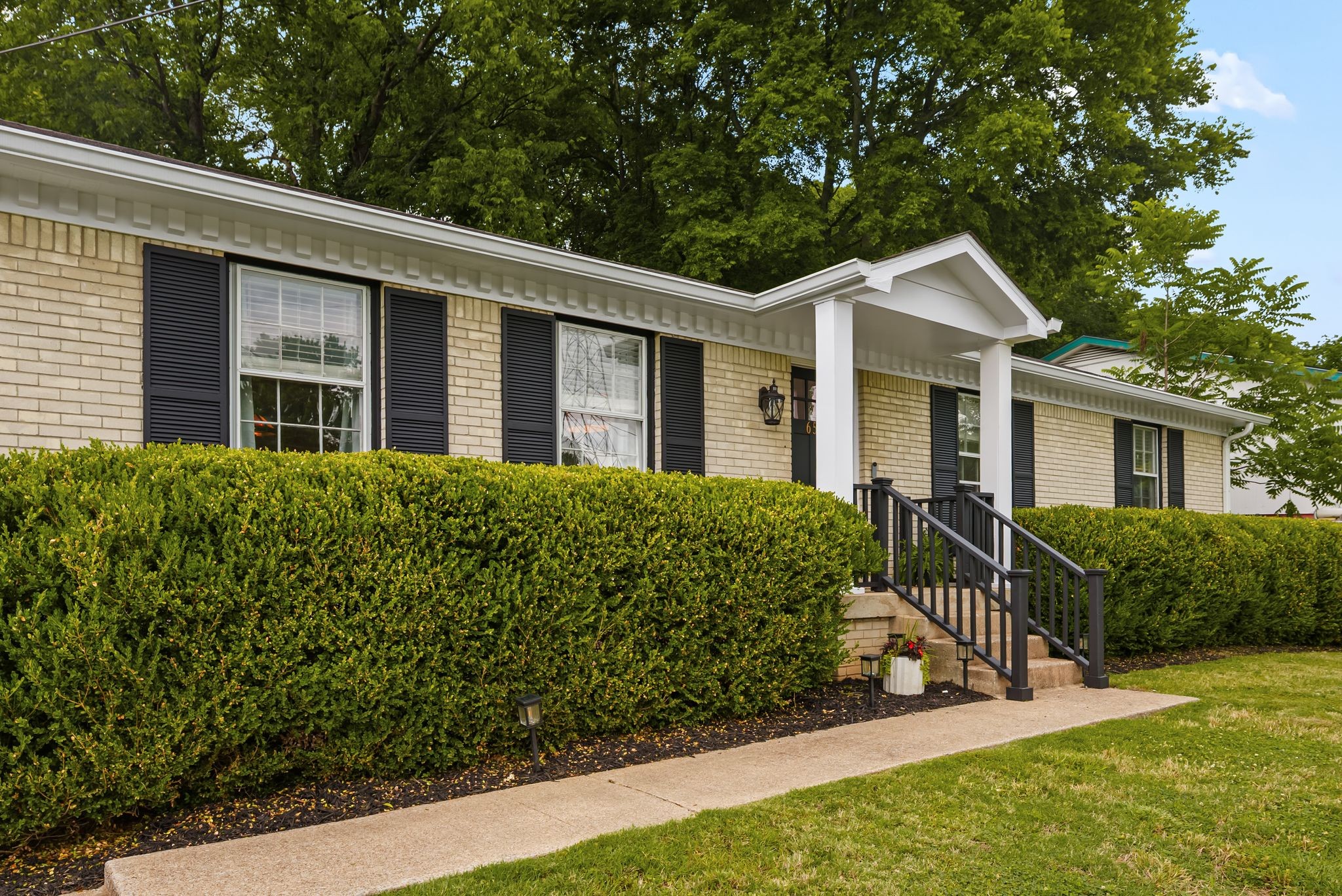 Homes for sale in Nashville, TN | 654 Huntington Pkwy, Nashville, TN 37211 | MLS# 3229133