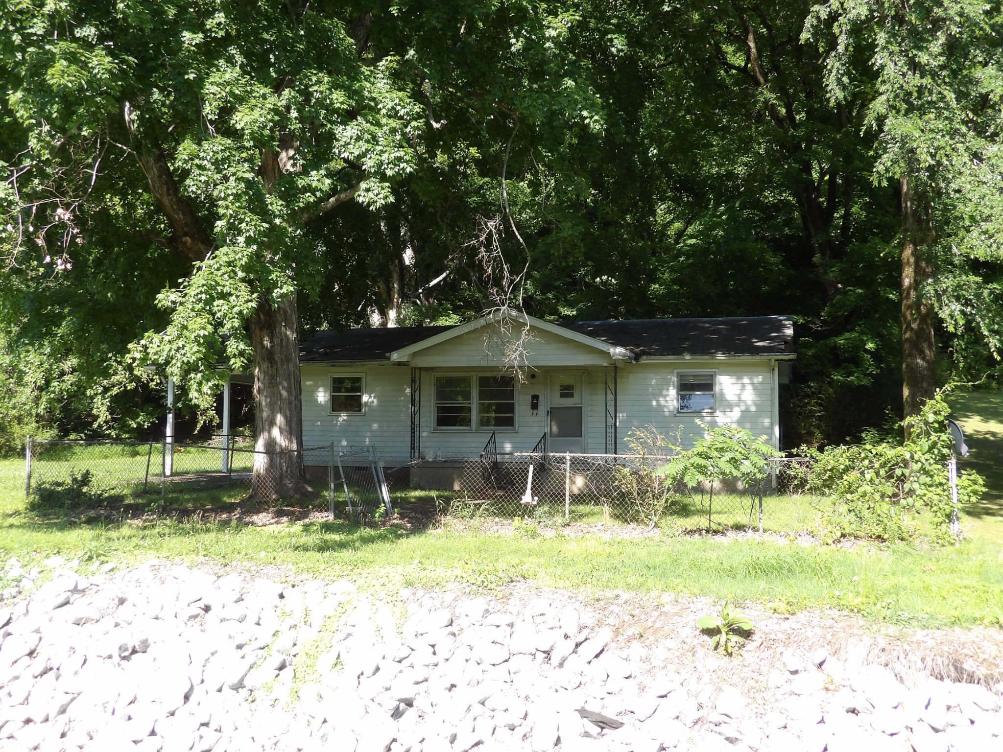 Homes for sale in Waverly, TN | 241 Lomax Ave, Waverly, TN 37185 | MLS# 3229146