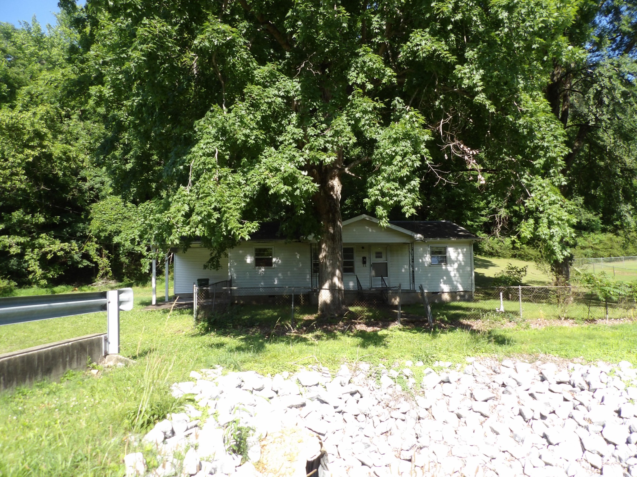Homes for sale in Waverly, TN | 241 Lomax Ave, Waverly, TN 37185 | MLS# 3229146
