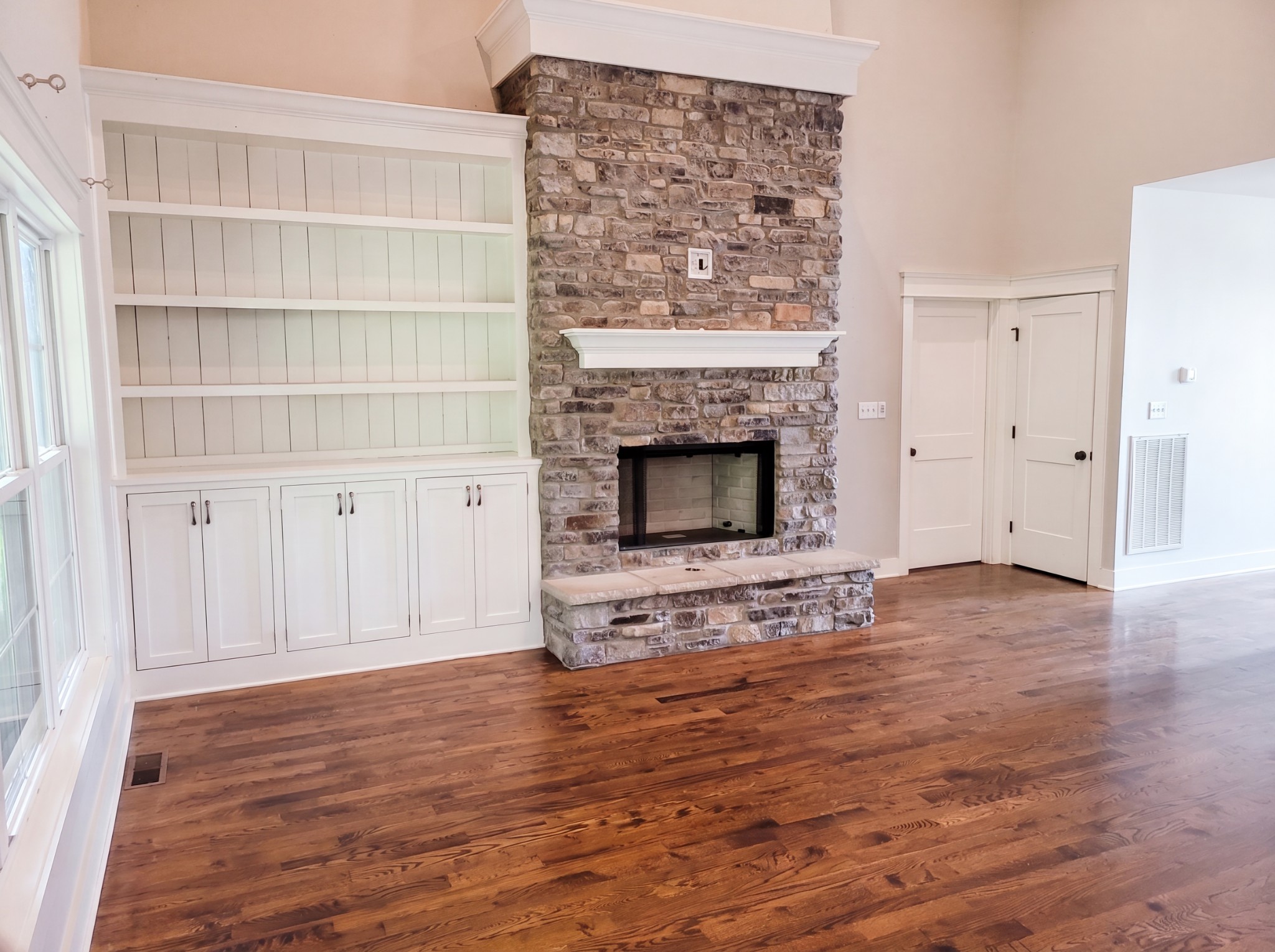 Homes for sale in Bowling Green, KY | 521 Autumnstone Ln, Bowling Green, KY 42103 | MLS# 3229560