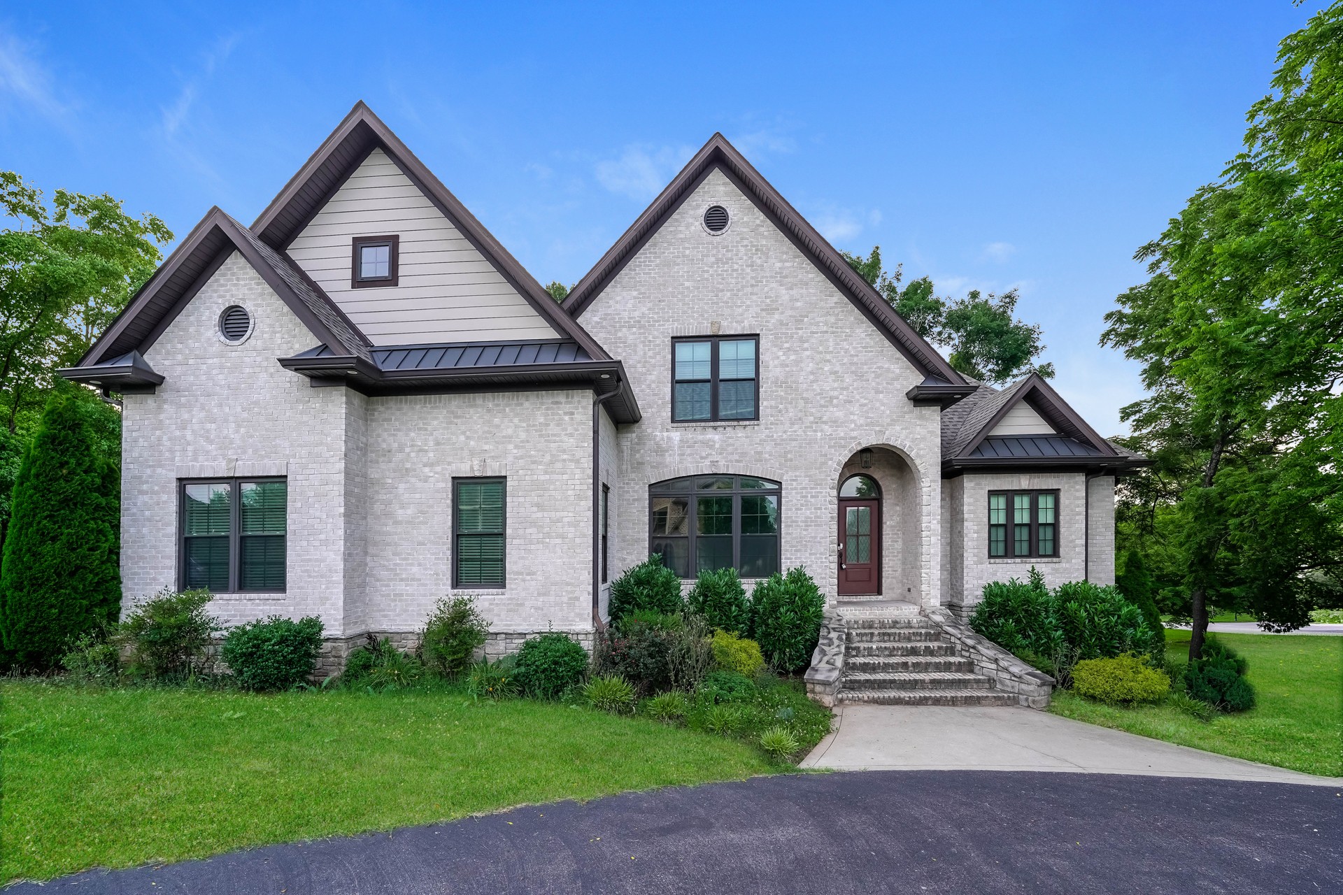 Homes for sale in Bowling Green, KY | 521 Autumnstone Ln, Bowling Green, KY 42103 | MLS# 3229560