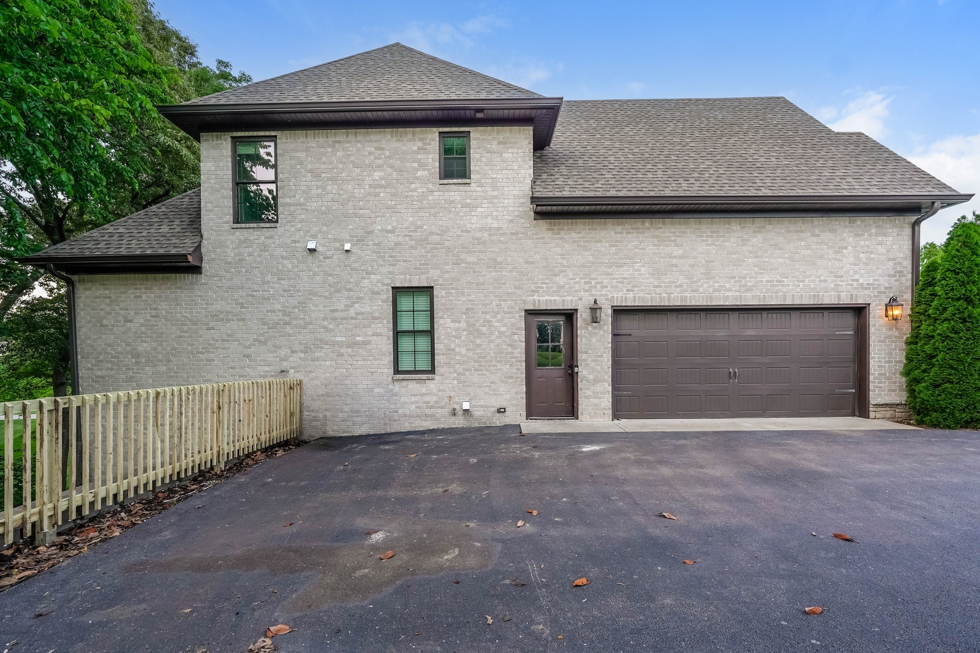 Homes for sale in Bowling Green, KY | 521 Autumnstone Ln, Bowling Green, KY 42103 | MLS# 3229560