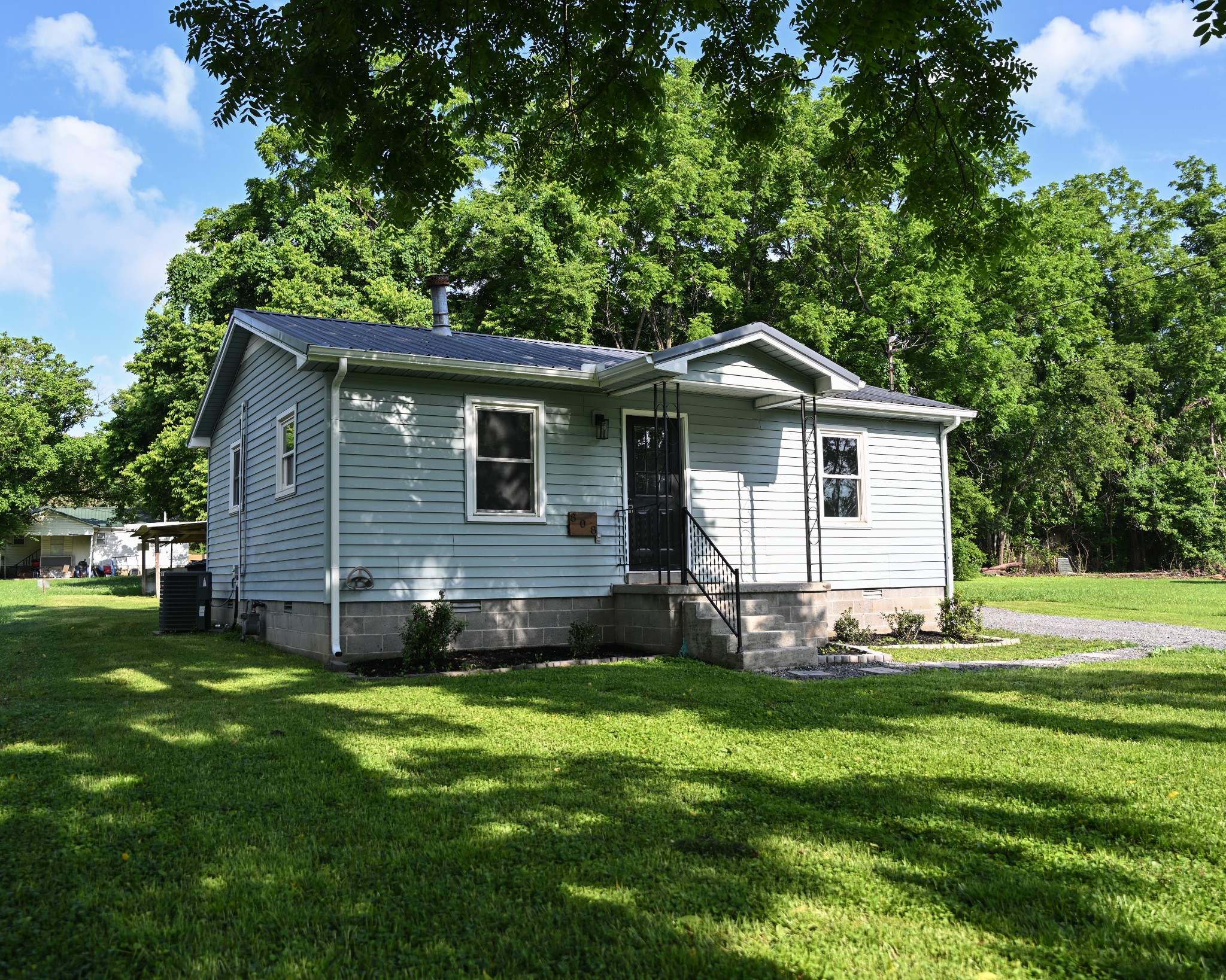 Homes for sale in Tullahoma, TN | 808 S Franklin St, Tullahoma, TN 37388 | MLS# 3232621