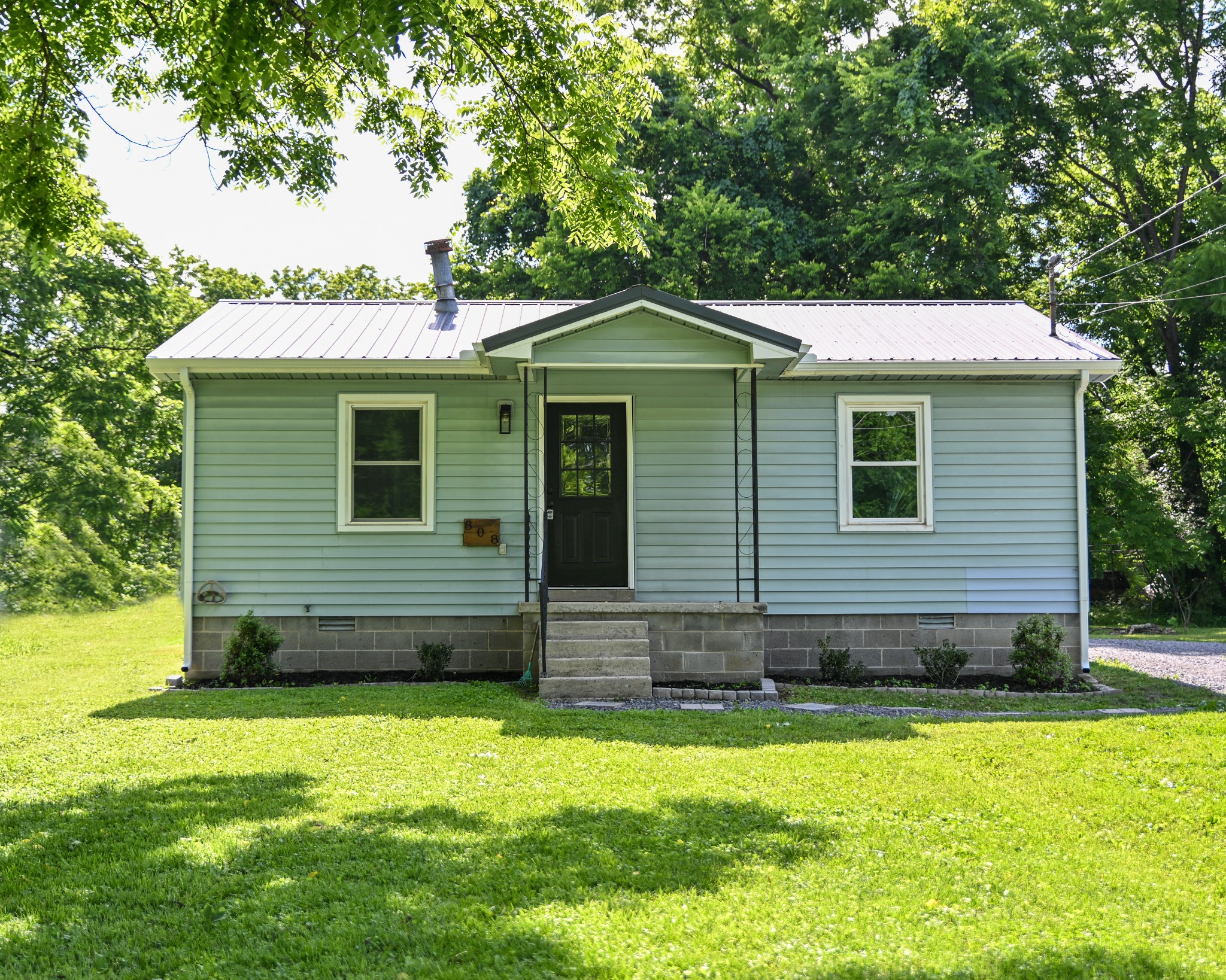 Homes for sale in Tullahoma, TN | 808 S Franklin St, Tullahoma, TN 37388 | MLS# 3232621