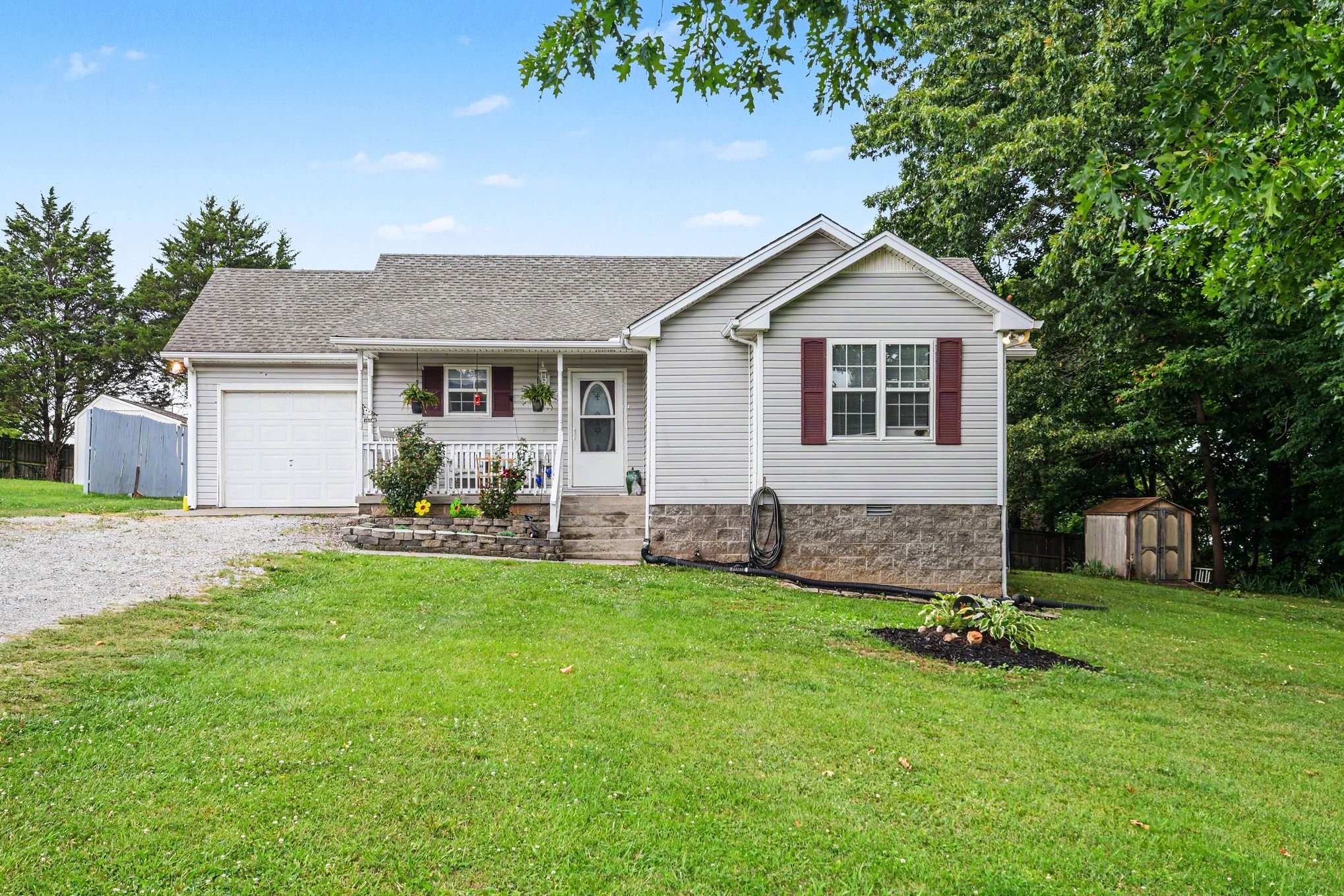 Homes for sale in Springfield, TN | 105 Brookside Pt, Springfield, TN 37172 | MLS# 3232960