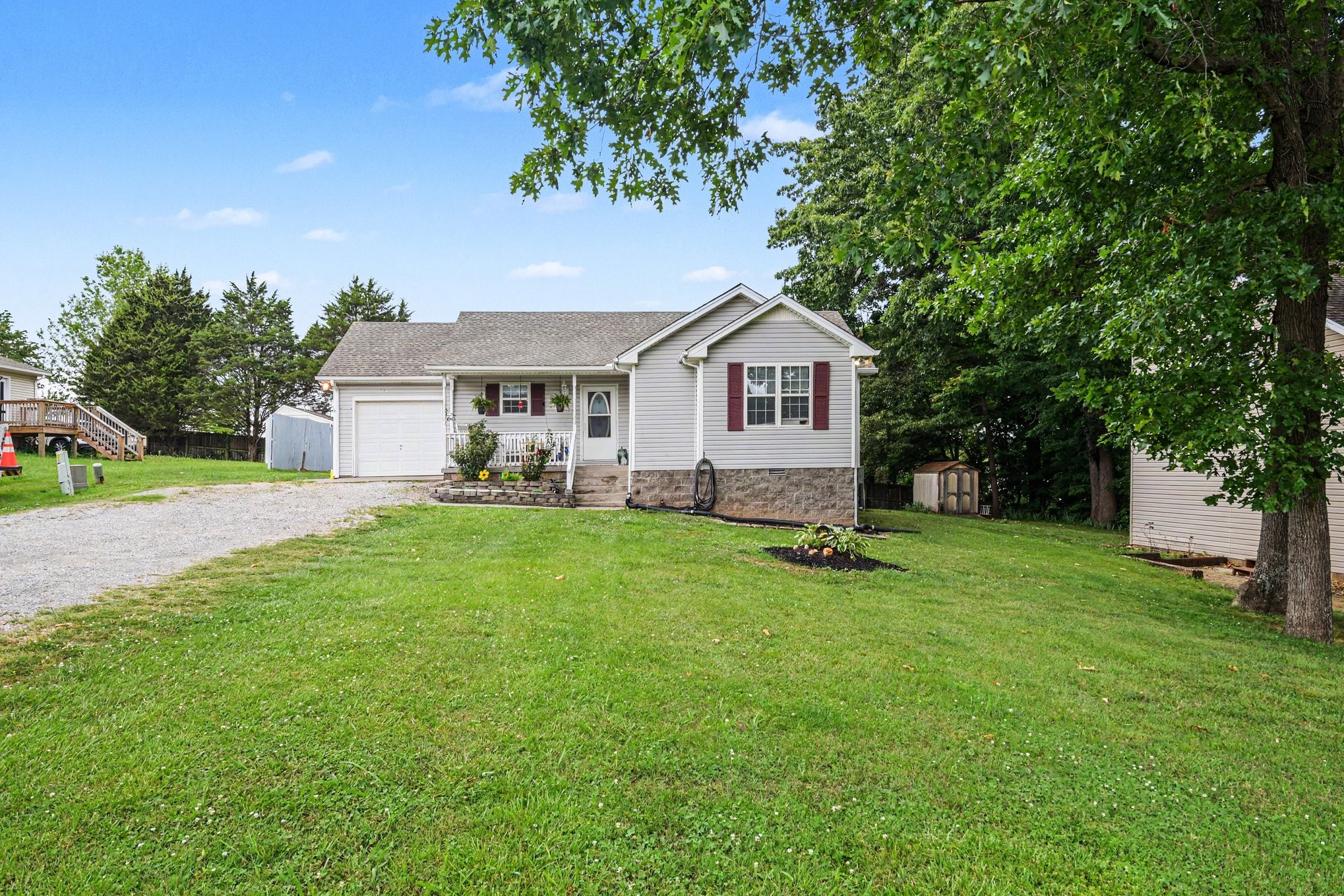 Homes for sale in Springfield, TN | 105 Brookside Pt, Springfield, TN 37172 | MLS# 3232960