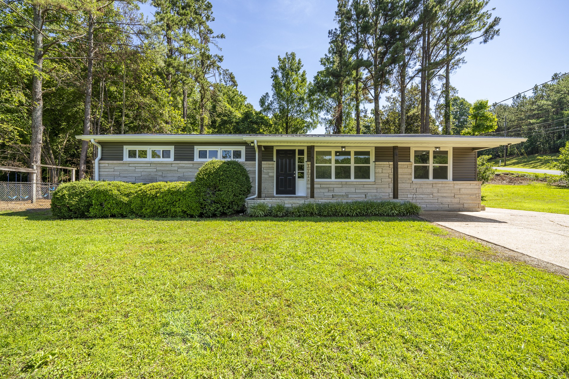 Homes for sale in Waynesboro, TN | 429 Hurricane Meadows Dr, Waynesboro, TN 38485 | MLS# 3242467