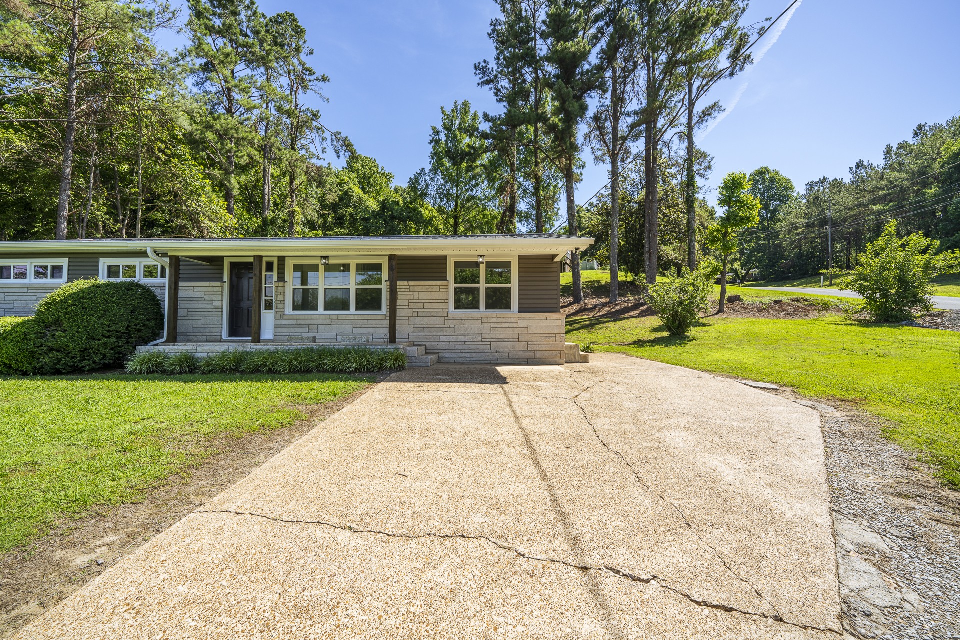 Homes for sale in Waynesboro, TN | 429 Hurricane Meadows Dr, Waynesboro, TN 38485 | MLS# 3242467