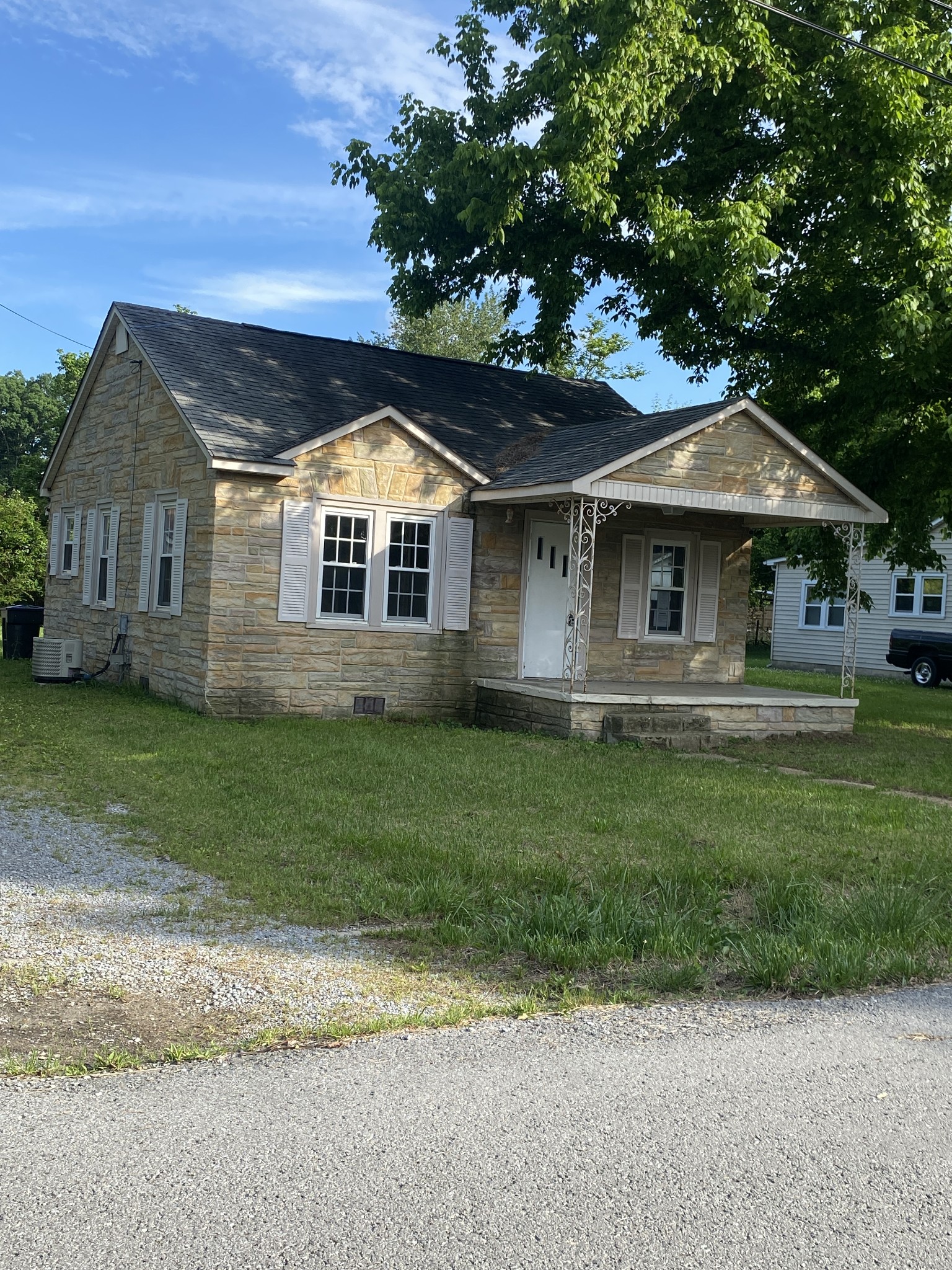 Homes for sale in Tullahoma, TN | 504 General St E, Tullahoma, TN 37388 | MLS# 3243362