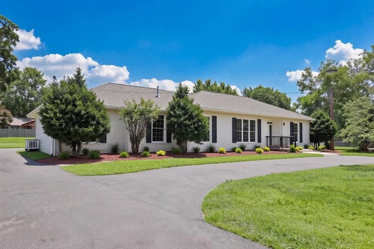 1st image of 109 Knoll Ln, Hendersonville, TN 37075 | MLS# 3248822