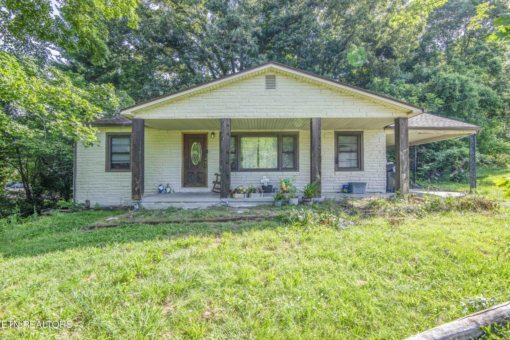 Homes for sale in Lenoir City, TN | 325 W Hills Dr, Lenoir City, TN 37771 | MLS# 3247408