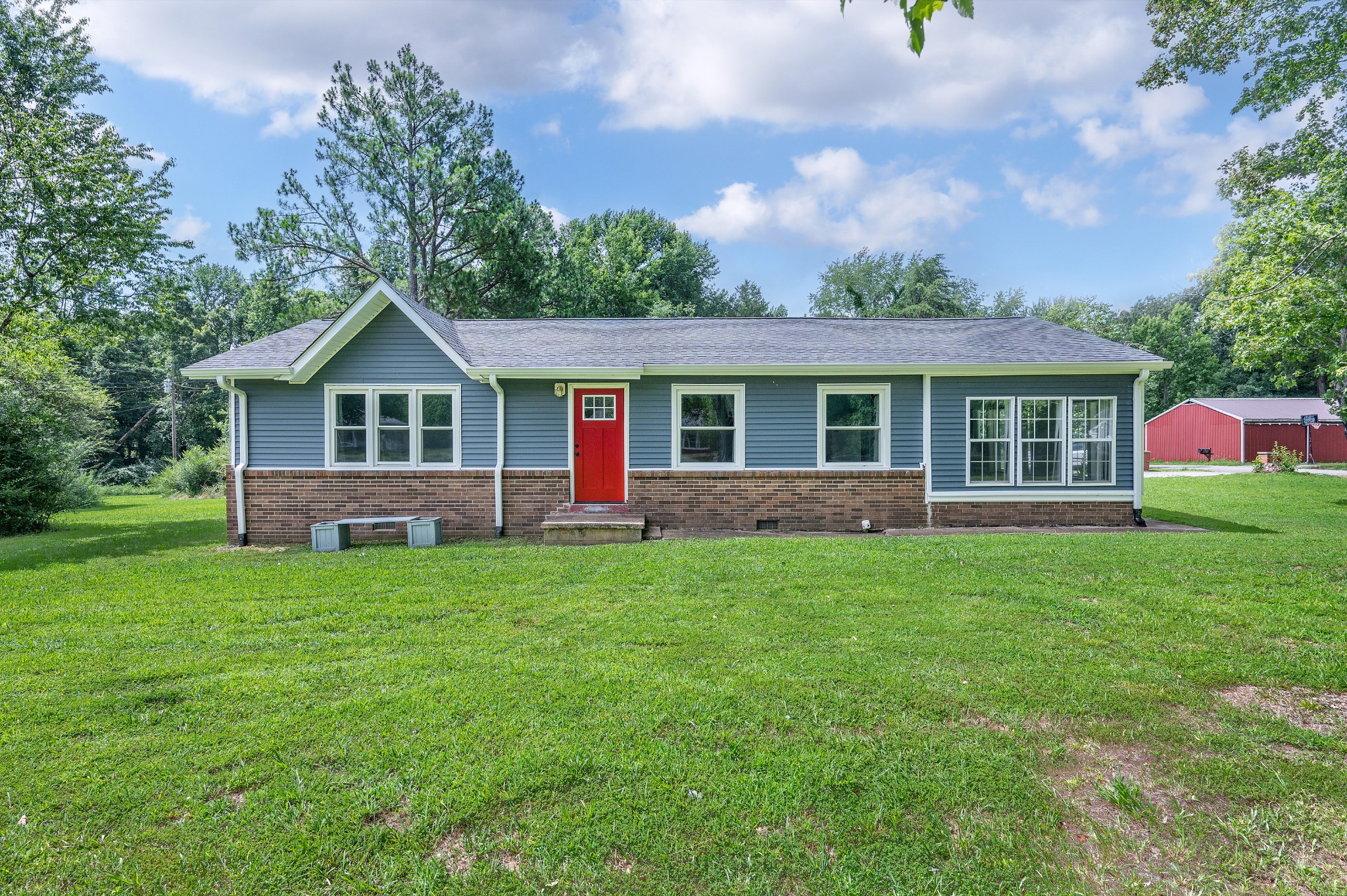 Homes for sale in Tennessee Ridge, TN | 19 Ostewig Dr, Tennessee Ridge, TN 37178 | MLS# 3282350