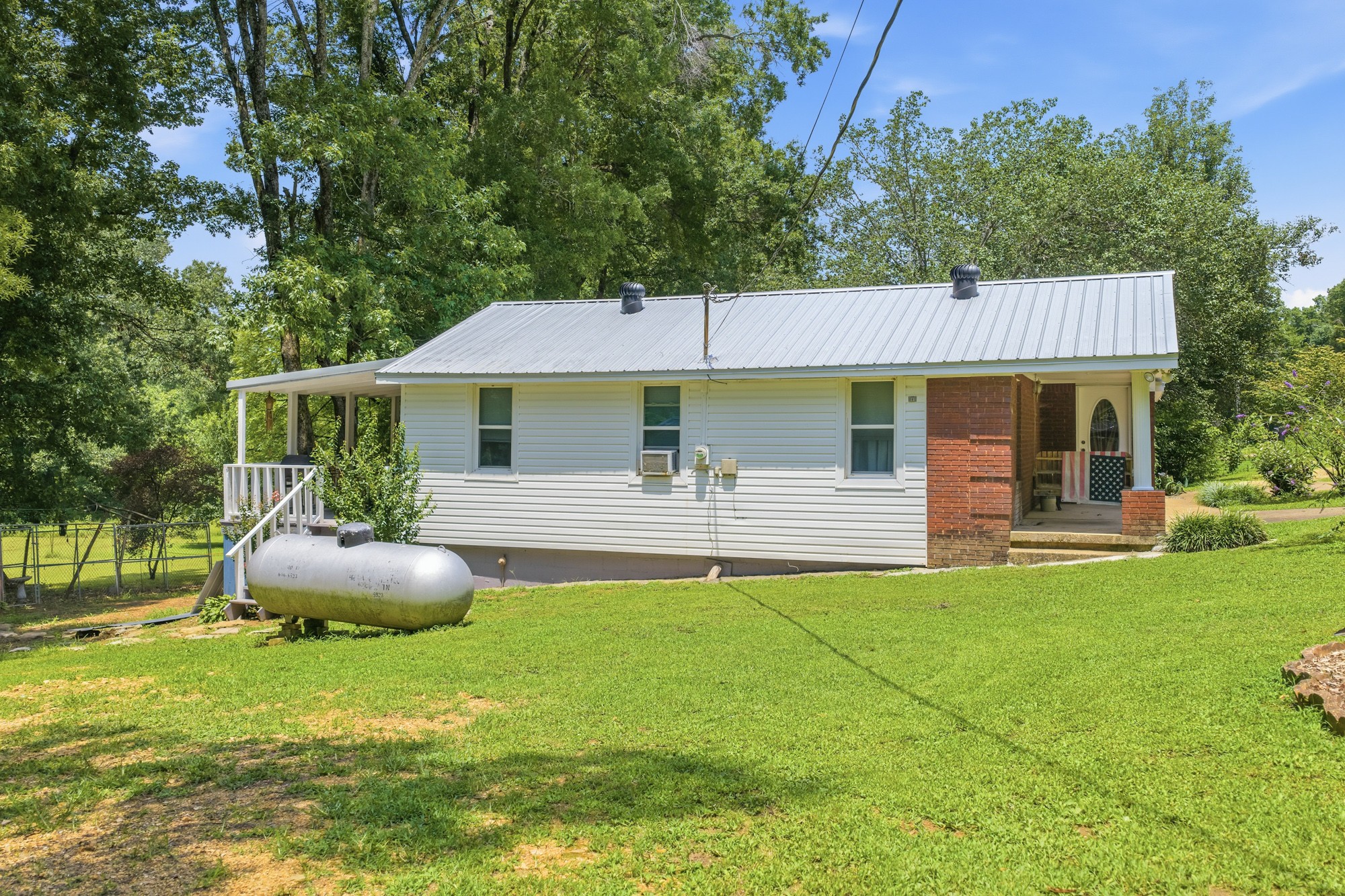 Homes for sale in Decaturville, TN | 8120 Mount Carmel Rd, Decaturville, TN 38329 | MLS# 3270435