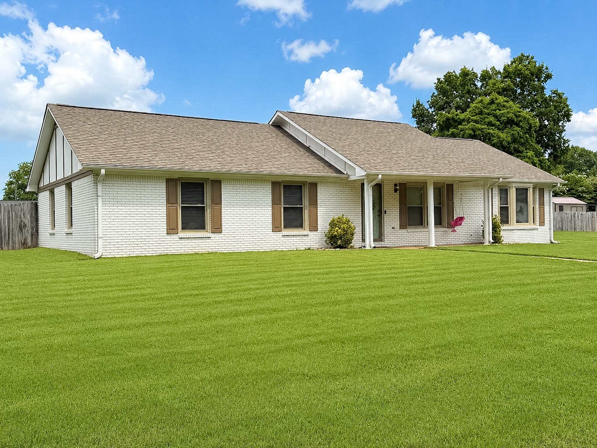 Homes for sale in Florence, AL | 133 Oak Hill Dr E, Florence, AL 35633 | MLS# 3272125