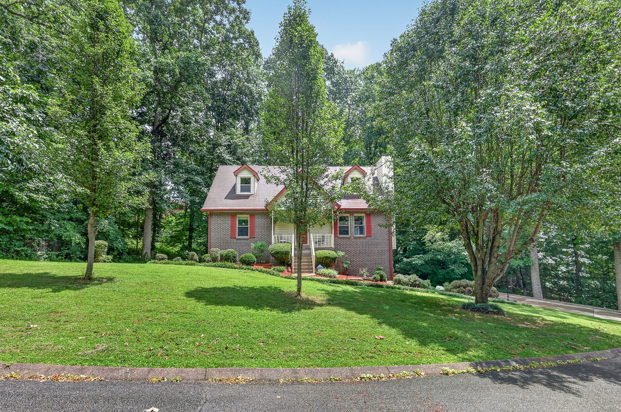 3rd image of 1011 Valley Ln, White House, TN 37188 | MLS# 3261941