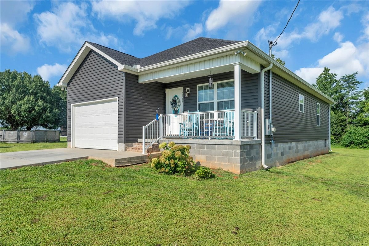 Homes for sale in Decherd, TN | 3366 Oak Grove Rd, Decherd, TN 37324 | MLS# 3272219