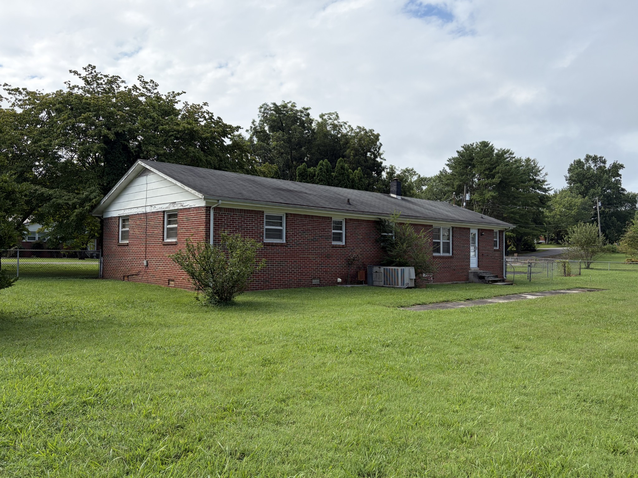 2nd image of 207 Melody Ln, Winchester, TN 37398 | MLS# 3320580