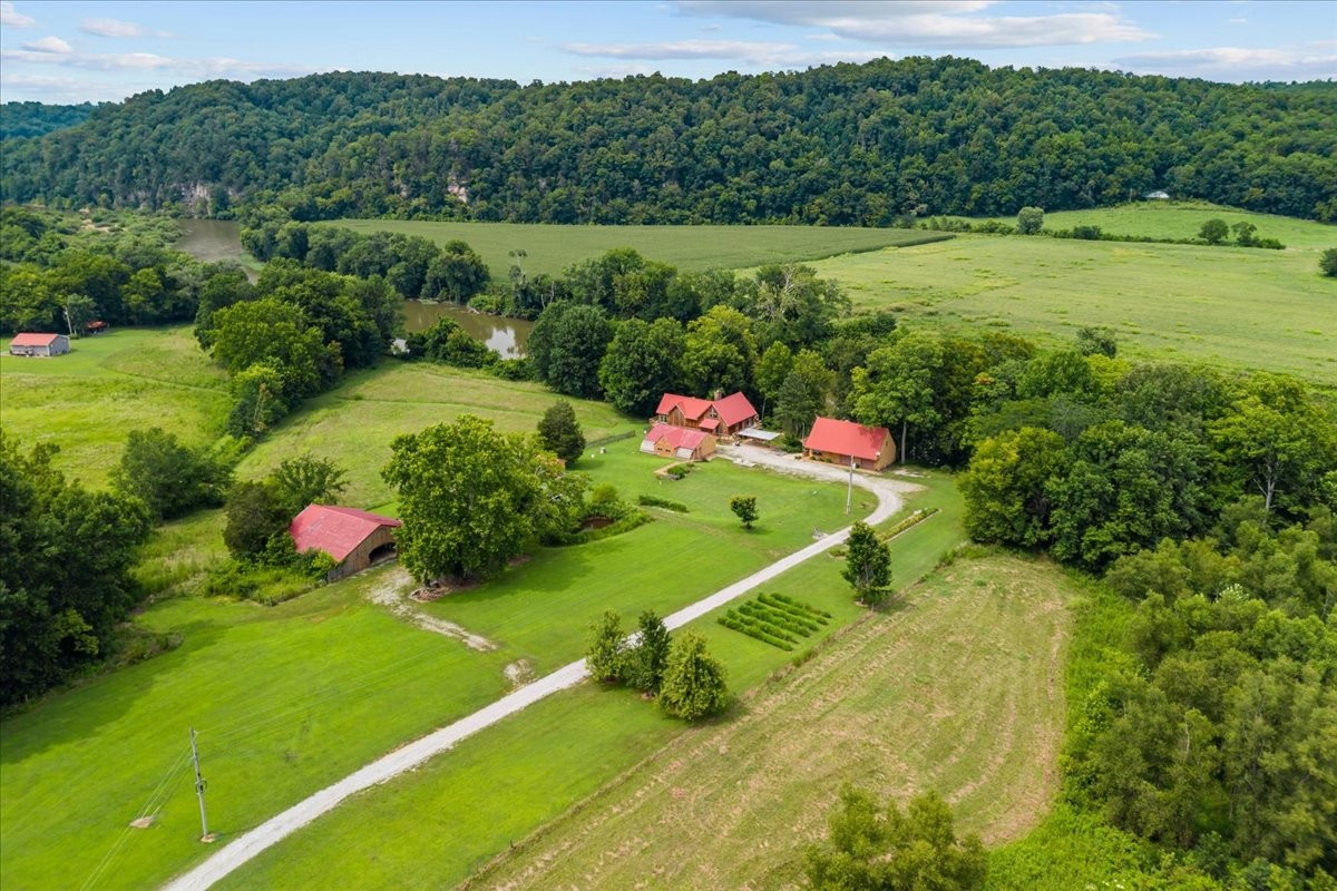 Homes for sale in Hurricane Mills, TN | 4060 Dyer Rd, Hurricane Mills, TN 37078 | MLS# 3280885