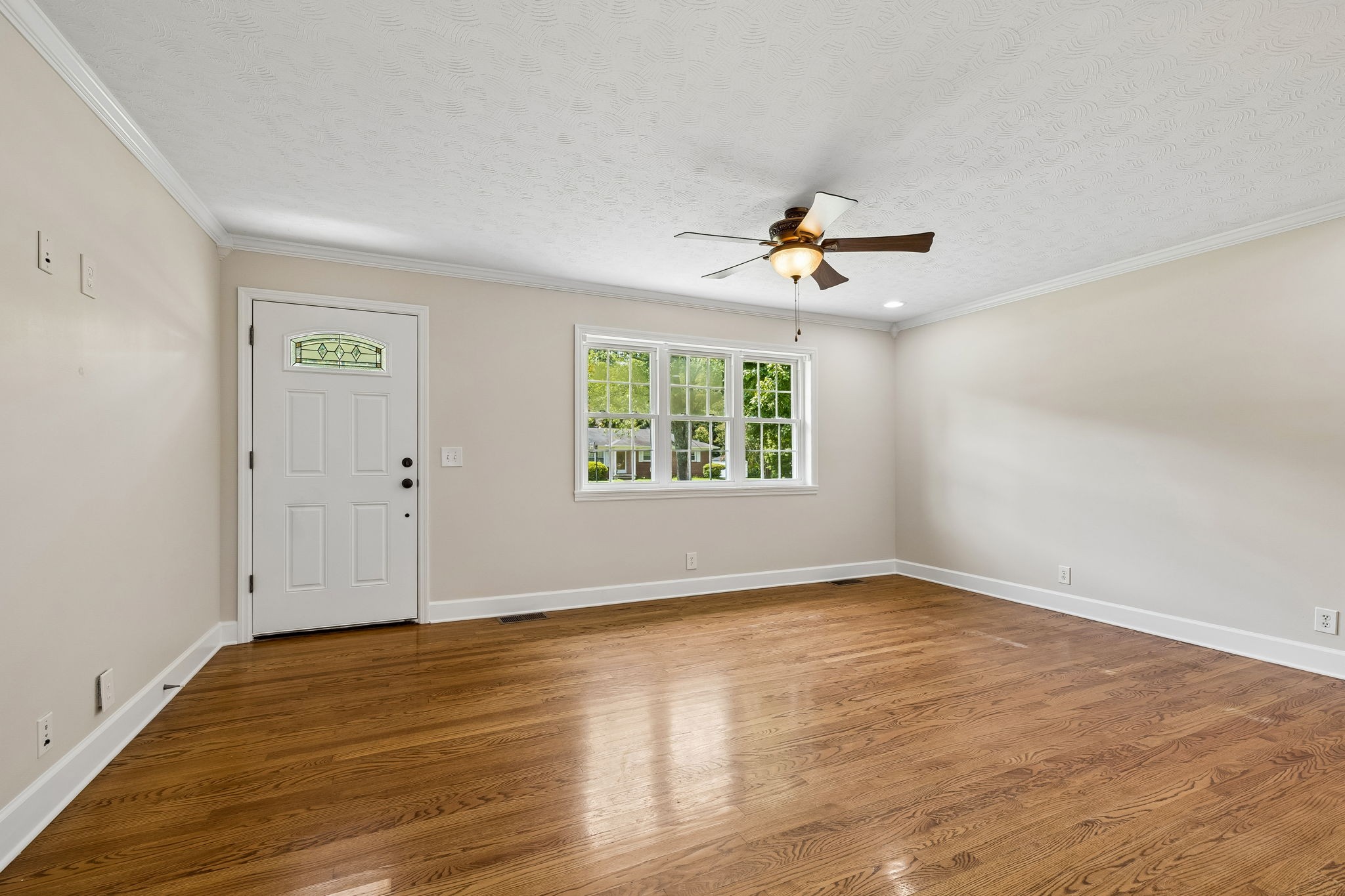3rd image of 516 Crestwood Dr, Lafayette, TN 37083 | MLS# 3288046
