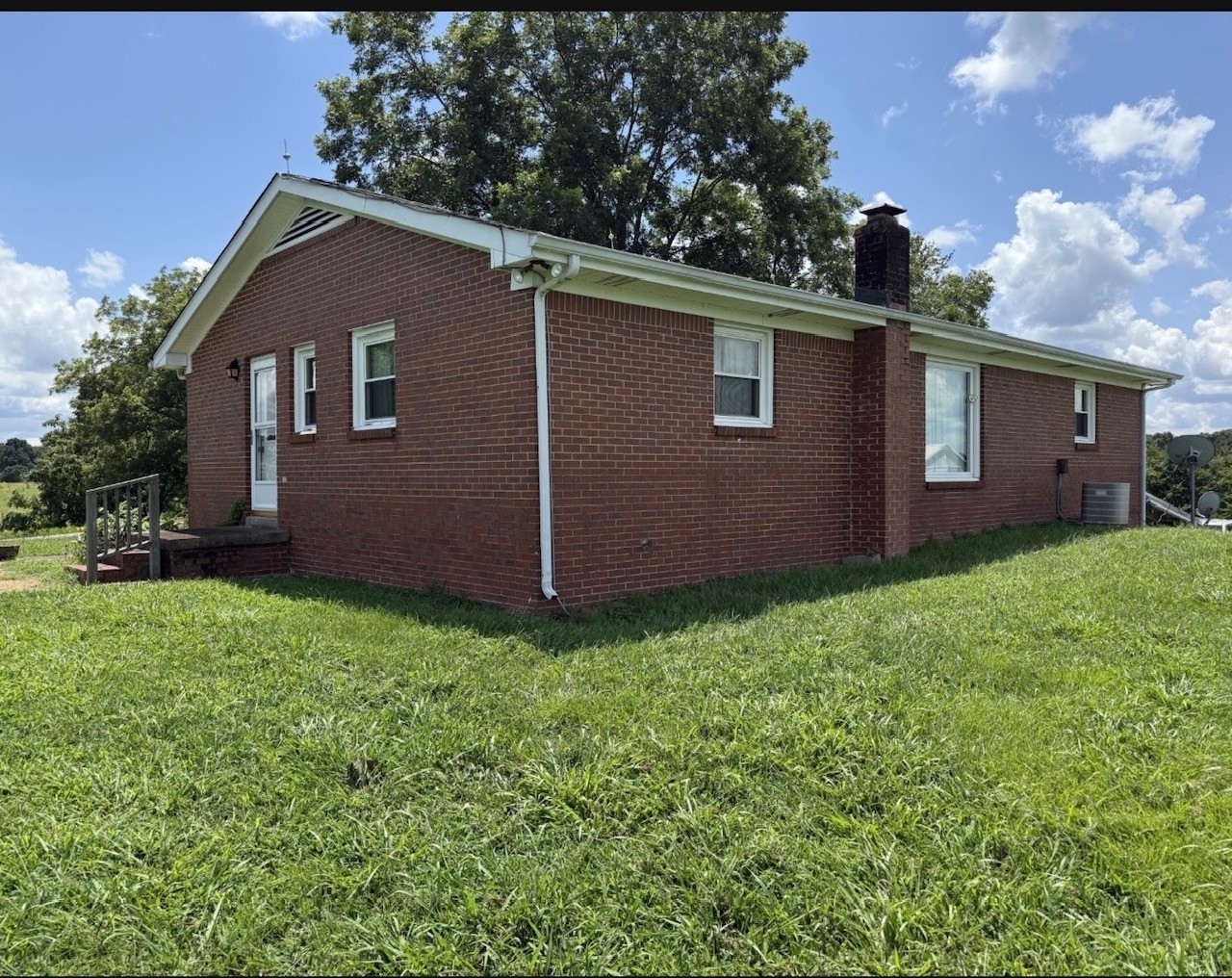 Homes for sale in Mc Ewen, TN | 637 Sheehy Rd, Mc Ewen, TN 37101 | MLS# 3281001
