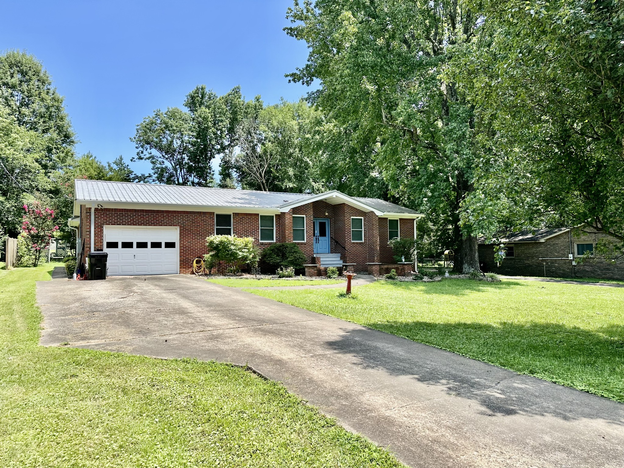 Homes for sale in Murray, KY | 52 Nottingham Ln, Murray, KY 42071 | MLS# 3281025