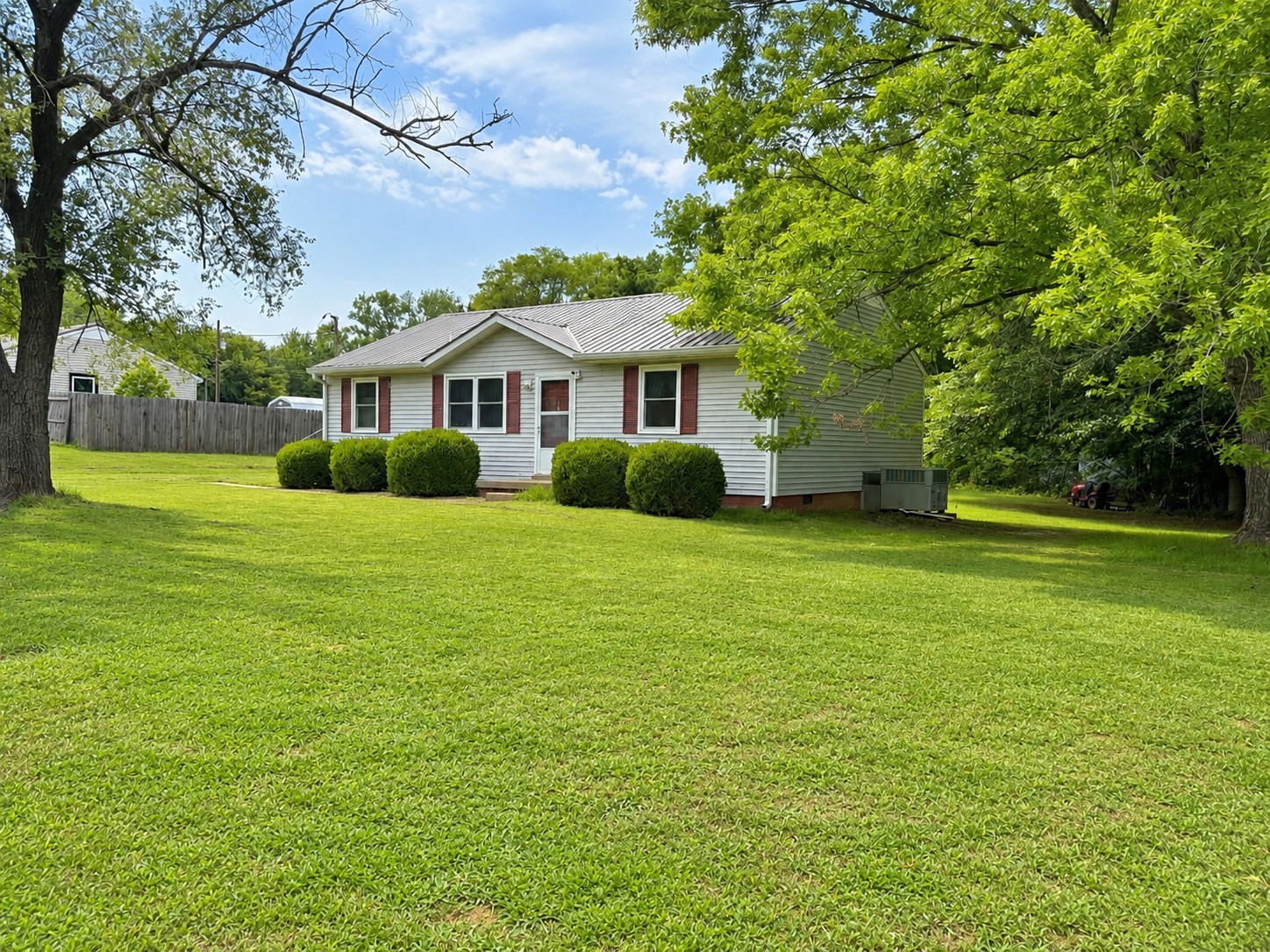 2nd image of 307 Barkwood Dr, Clarksville, TN 37040 | MLS# 3288023