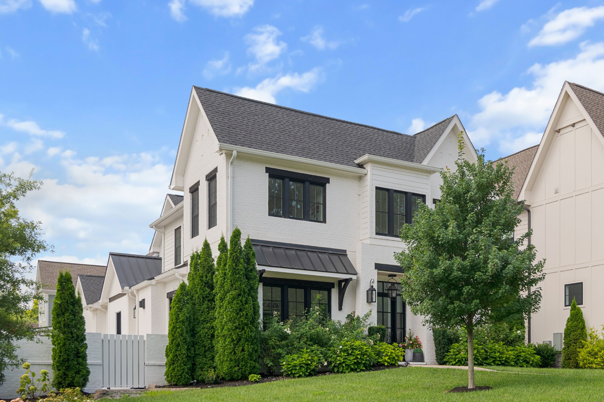 3rd image of 1715 Hillmont Dr, Nashville, TN 37215 | MLS# 3306183