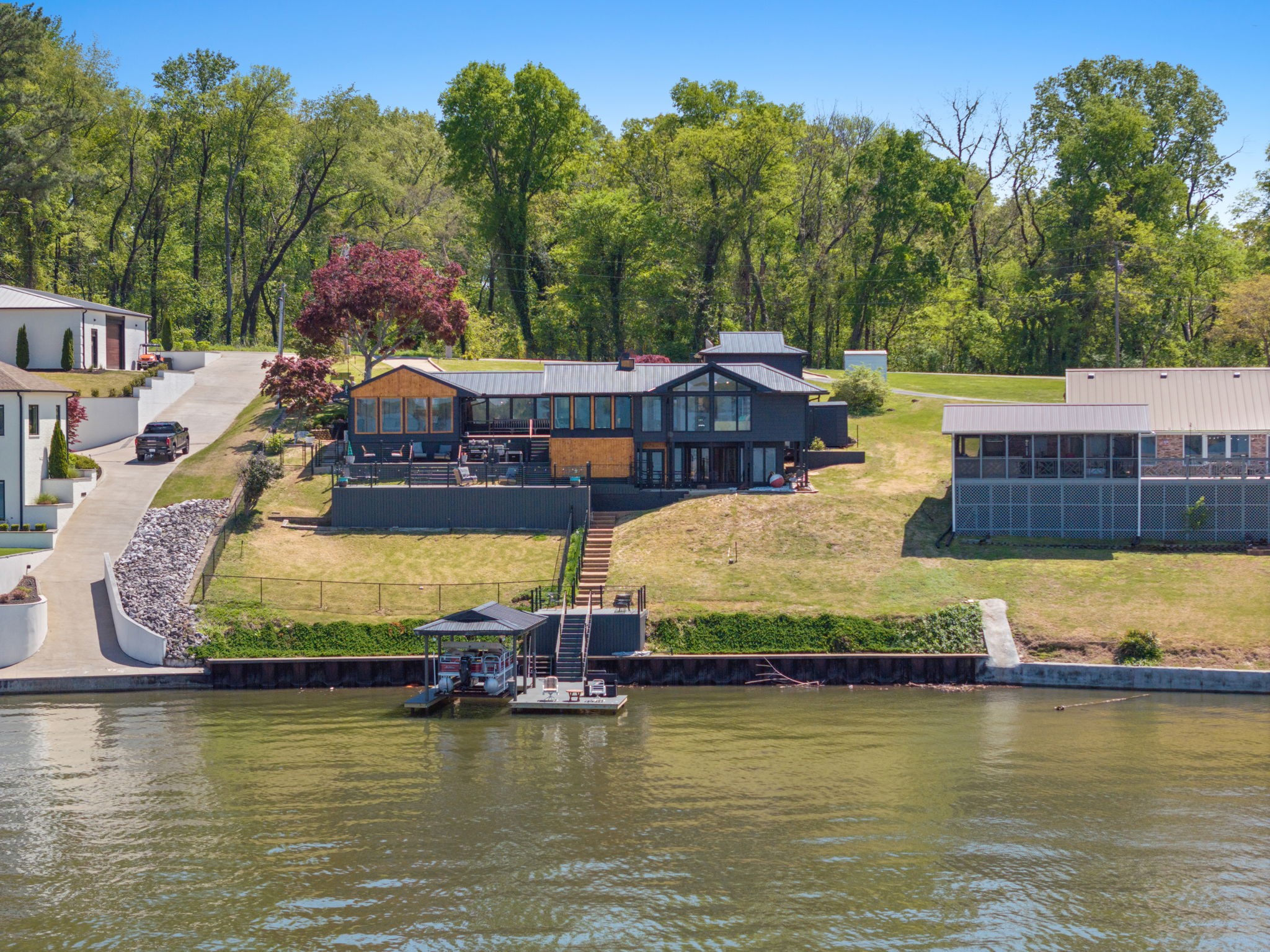 Homes for sale in Muscle Shoals, AL | 105 Lakeview Dr, Muscle Shoals, AL 35661 | MLS# 3297849