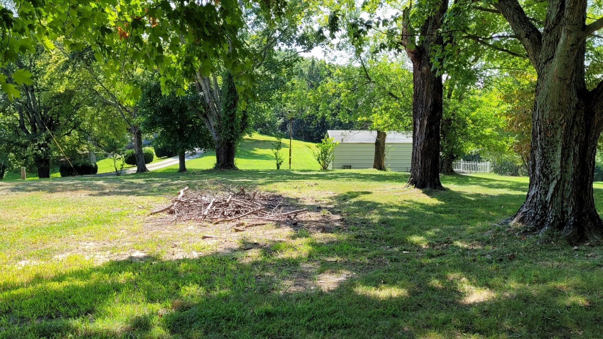 2nd image of 416 Bellamy Ln, Clarksville, TN 37043 | MLS# 3302393