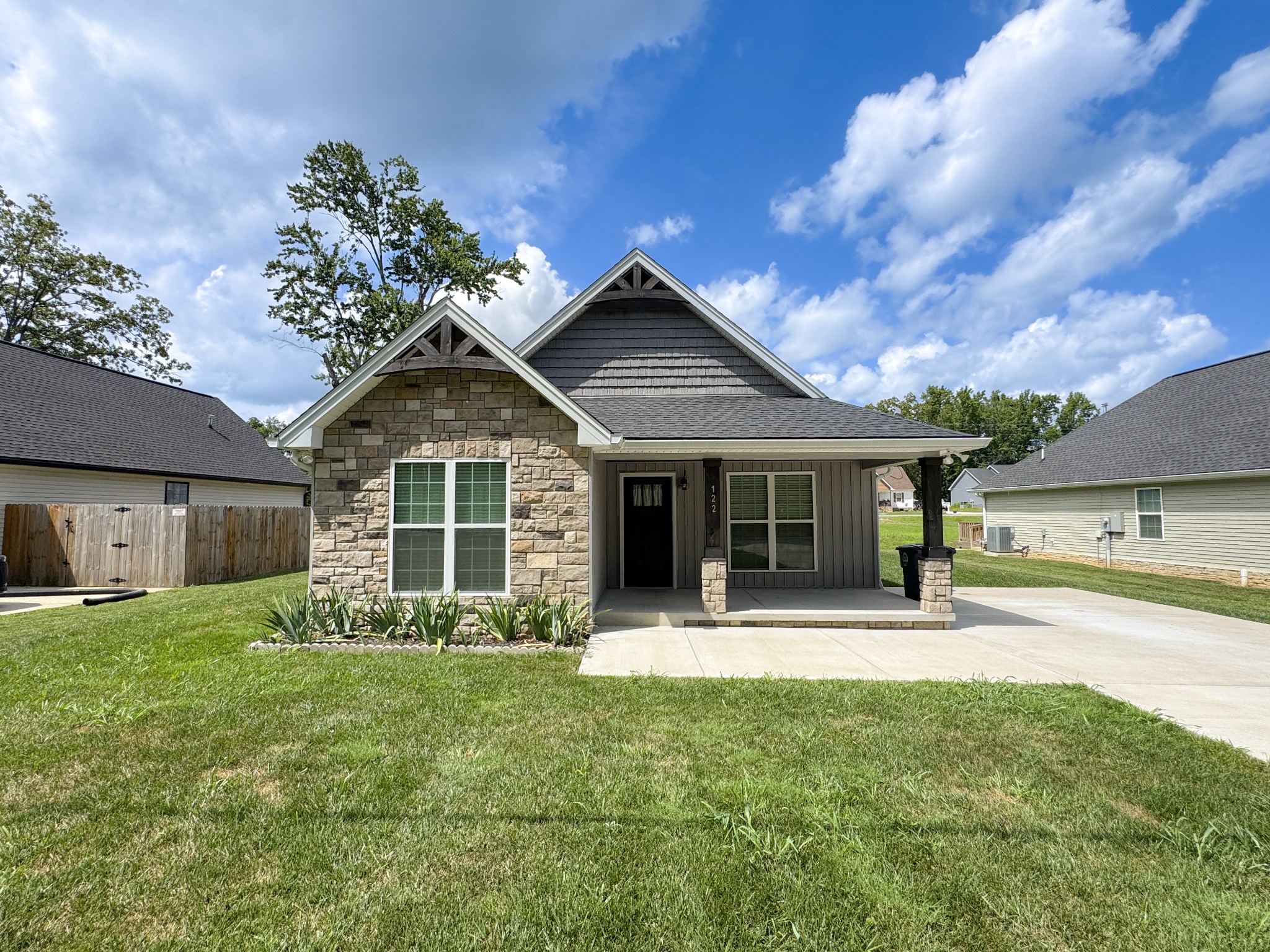 2nd image of 122 Mazie Dr, Lafayette, TN 37083 | MLS# 3309136