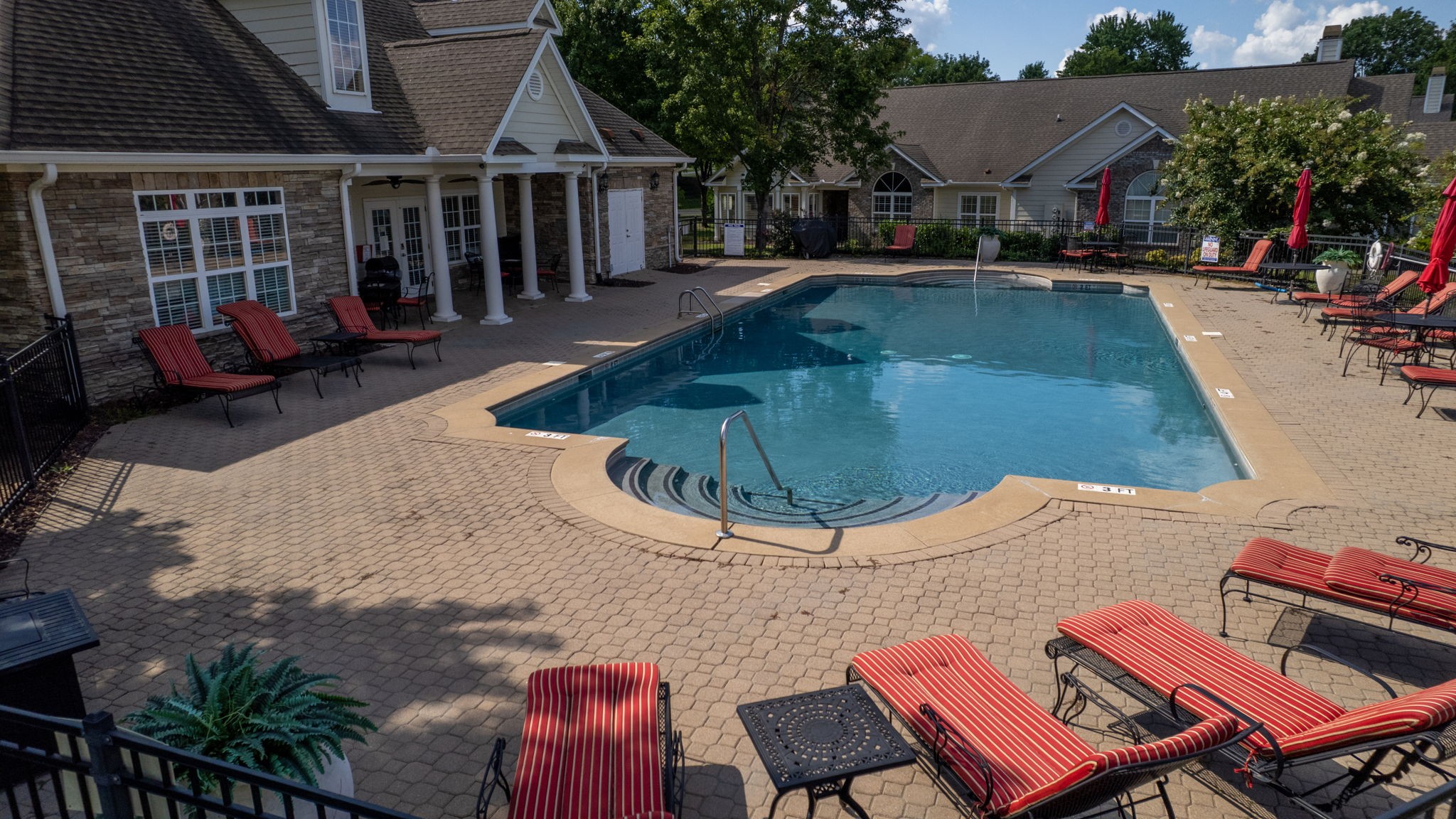 2nd image of 825 Browns Ln, Gallatin, TN 37066