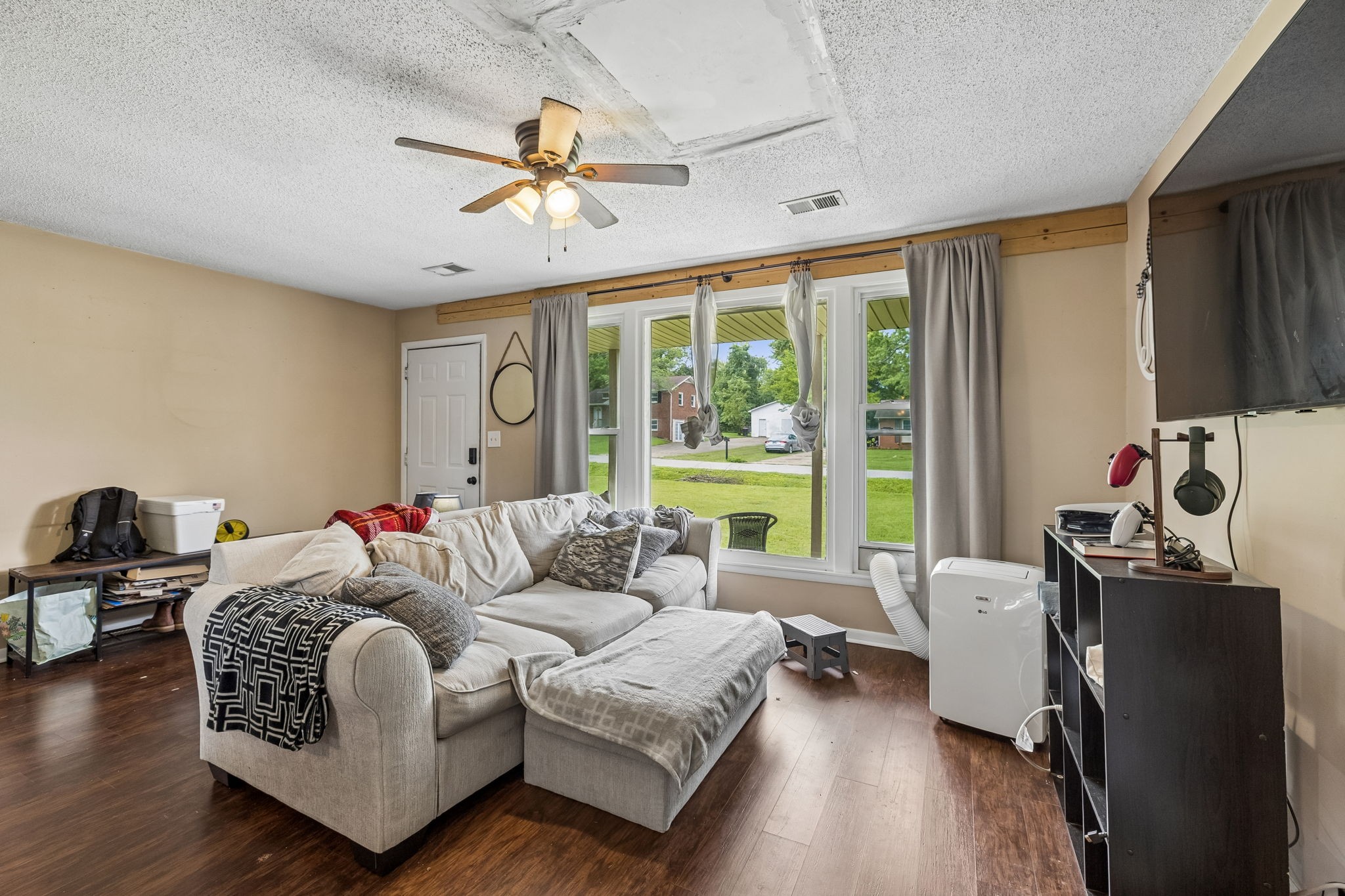 3rd image of 311 Rue Le Mans Dr, Clarksville, TN 37042 | MLS# 3308958