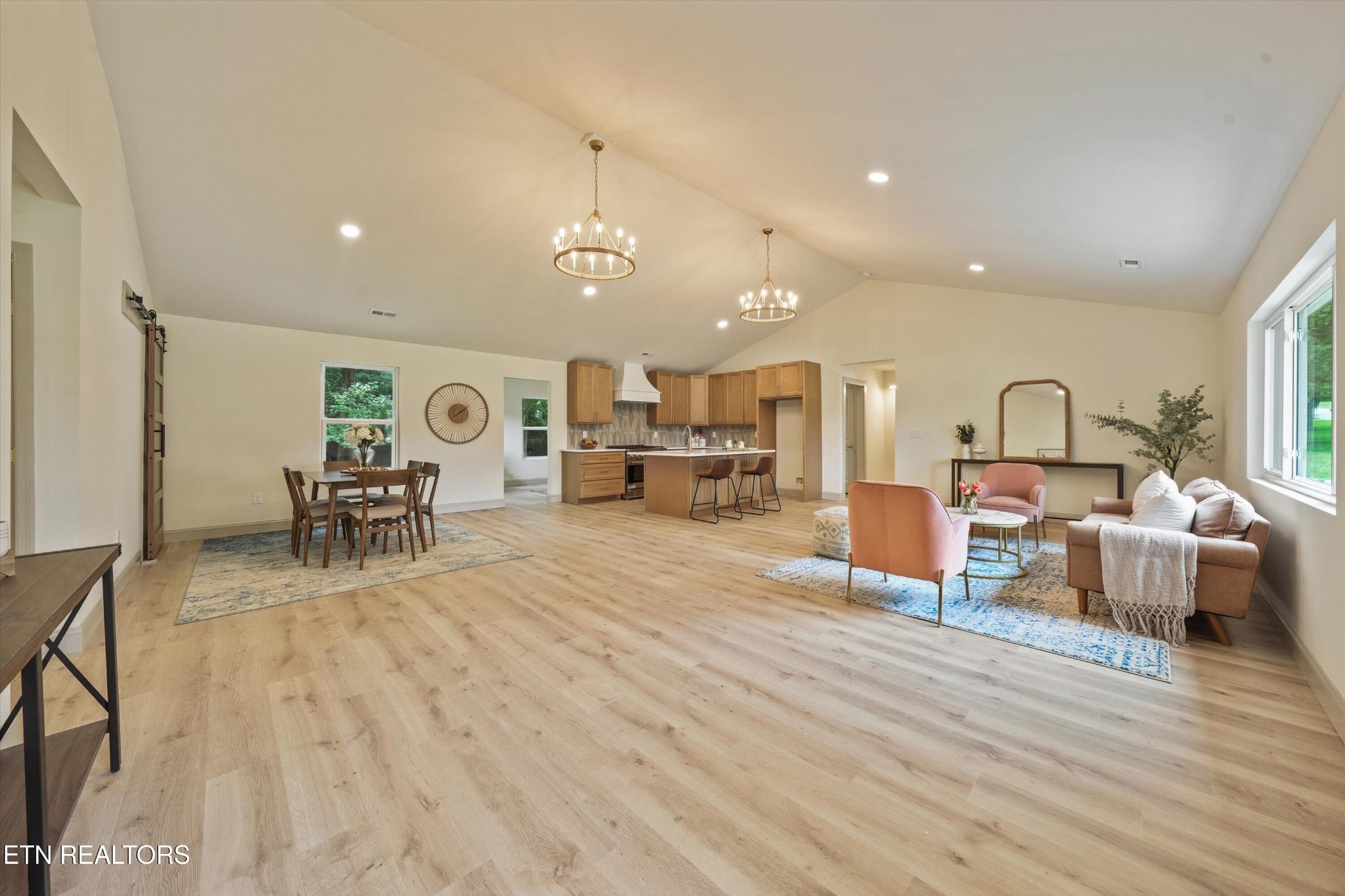3rd image of 412 Sherwood Dr, Maryville, TN 37801 | MLS# 3317253