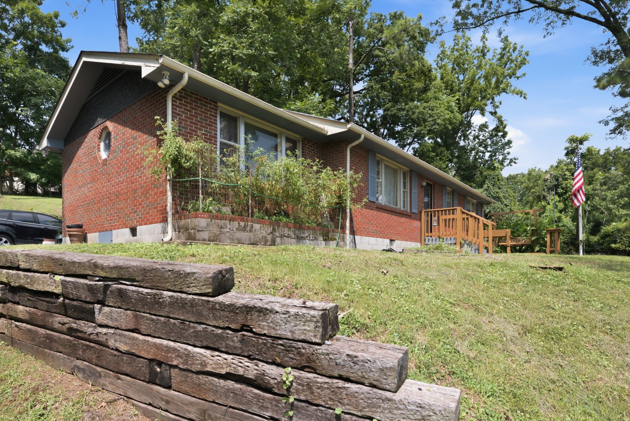 3rd image of 701 Eastland Ct, Nashville, TN 37206 | MLS# 3306670