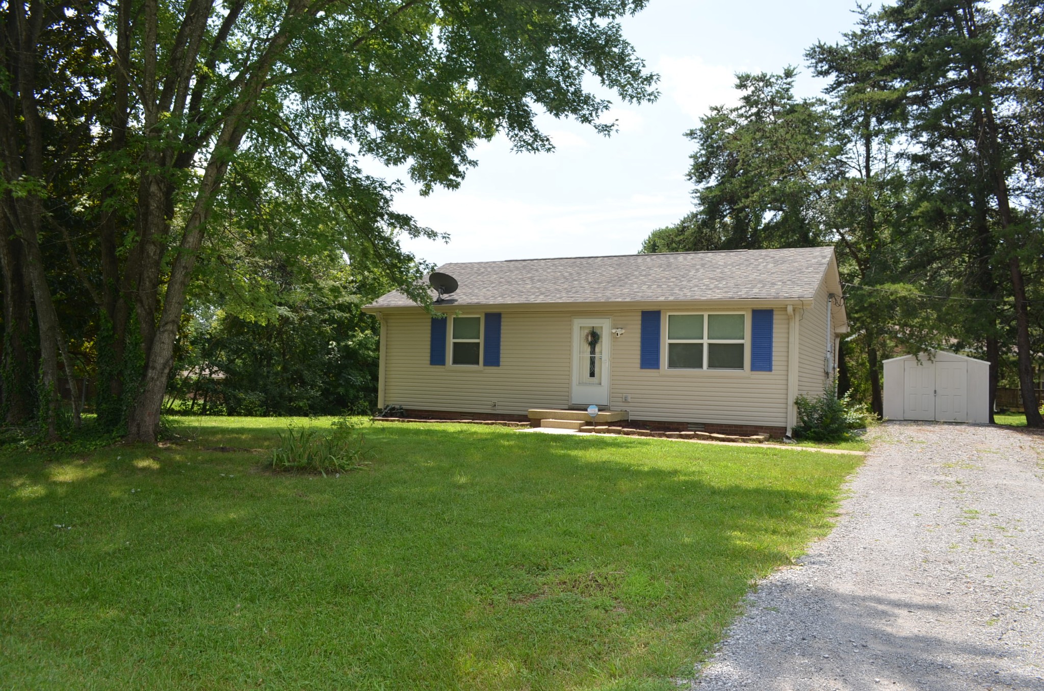 2nd image of 100 Bellamy Ct, Clarksville, TN 37043 | MLS# 3311830