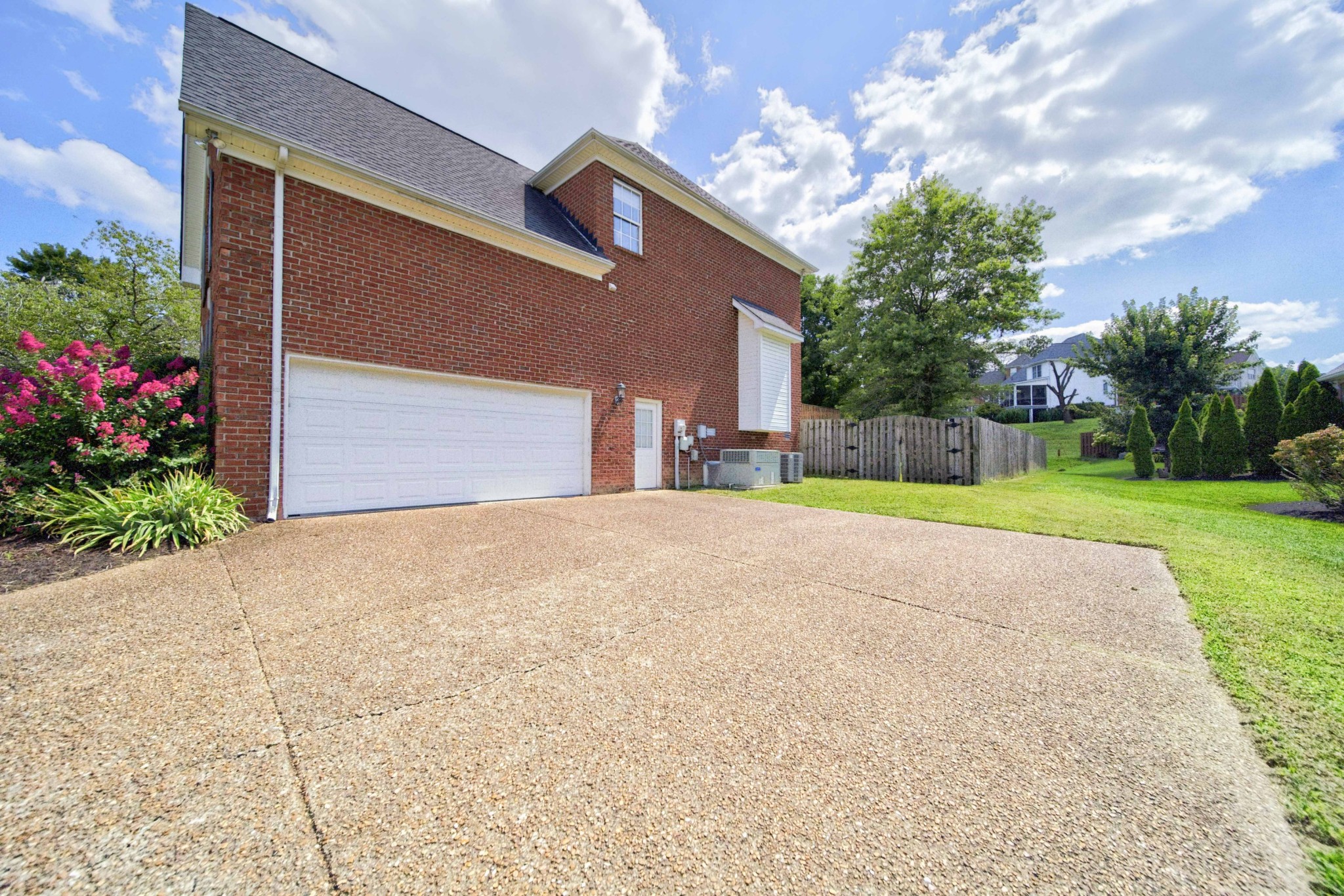 2nd image of 105 Cresthaven Ct, Hendersonville, TN 37075 | MLS# 3318893