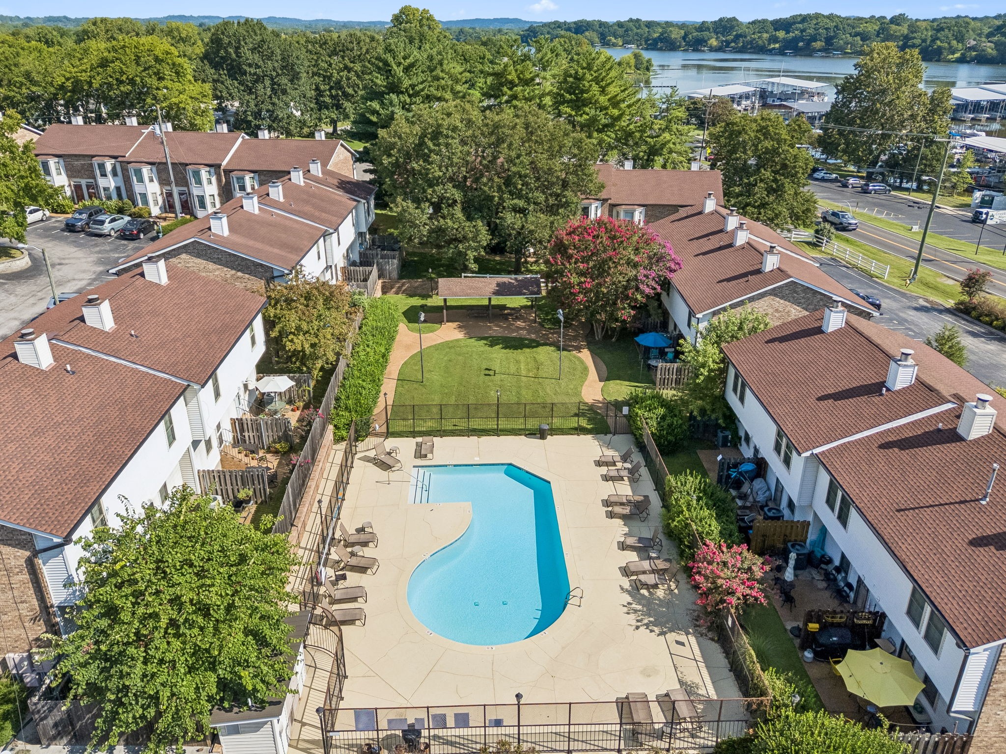 5th image of 250 Sanders Fry Rd, Hendersonville, TN 37075